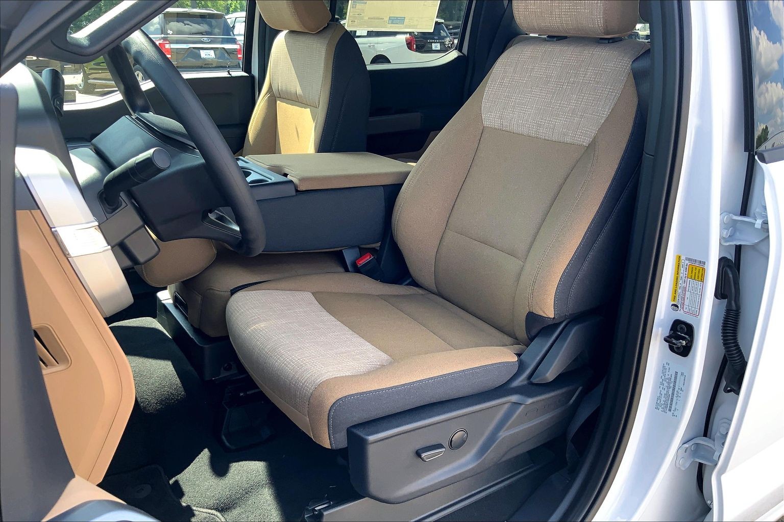 2026 Ford Super Duty F-350 SRW photo 9 of 48