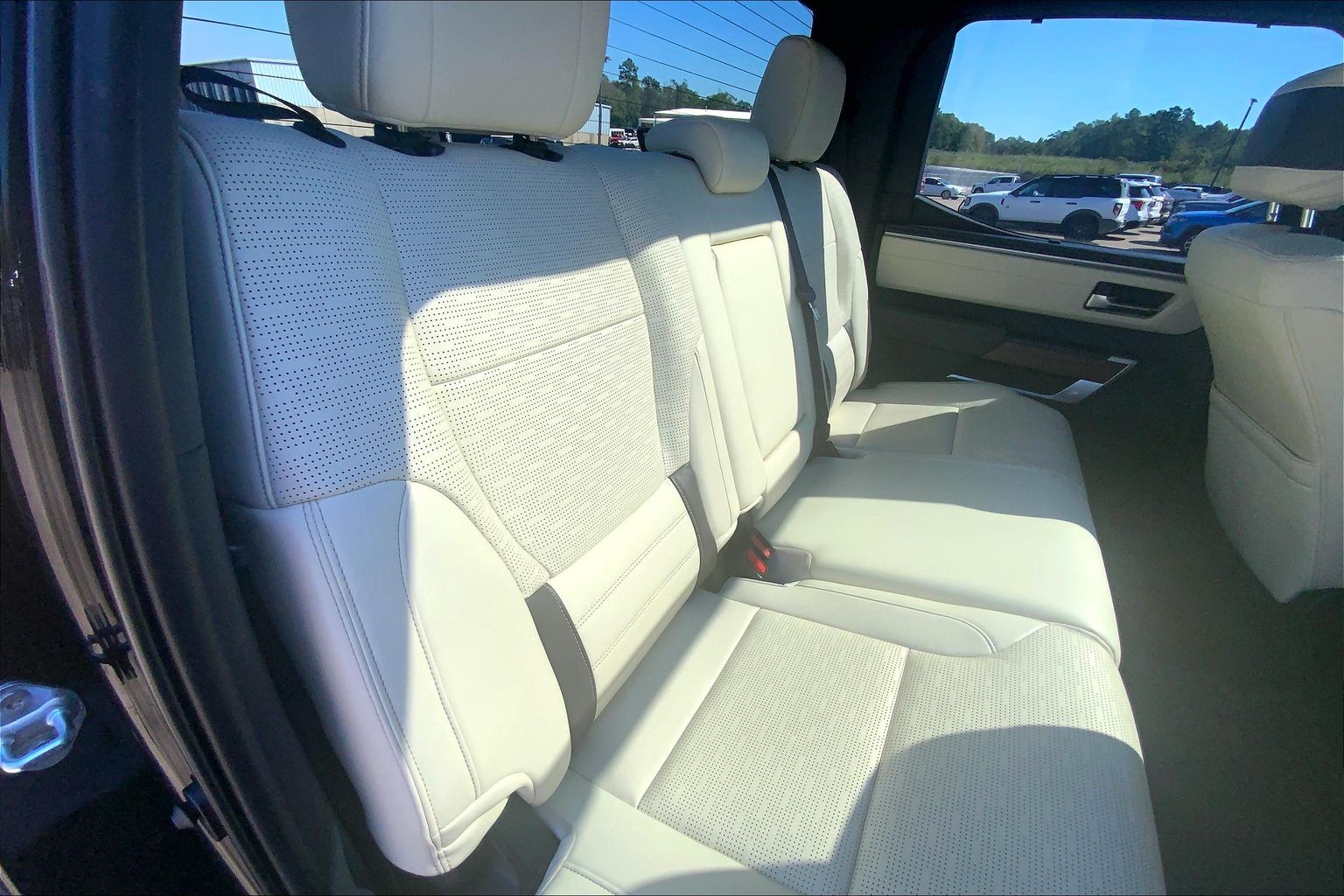 2022 Toyota Tundra 4WD photo 27 of 33