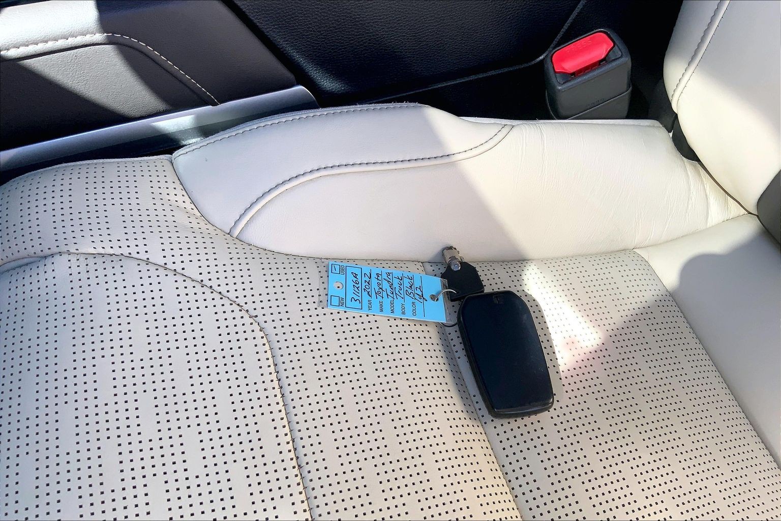 2022 Toyota Tundra 4WD photo 11 of 33