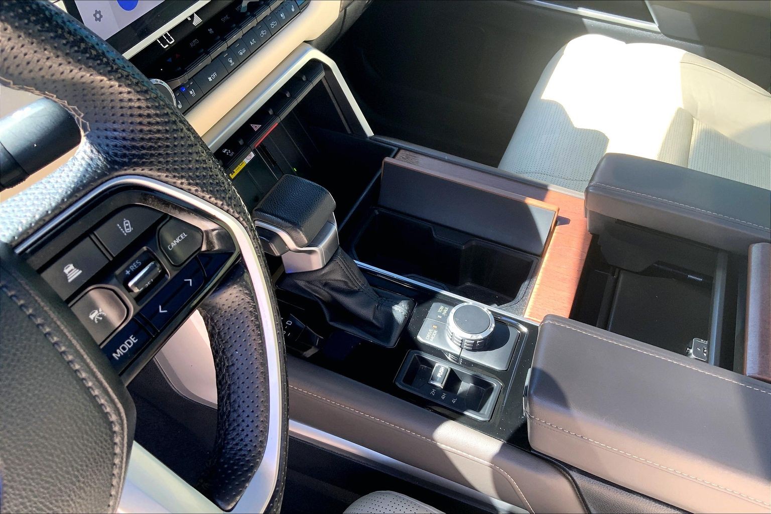 2022 Toyota Tundra 4WD photo 17 of 33