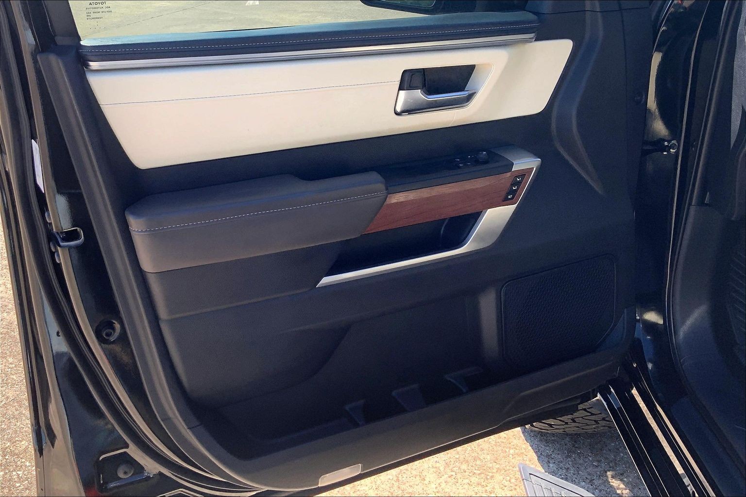 2022 Toyota Tundra 4WD photo 23 of 33