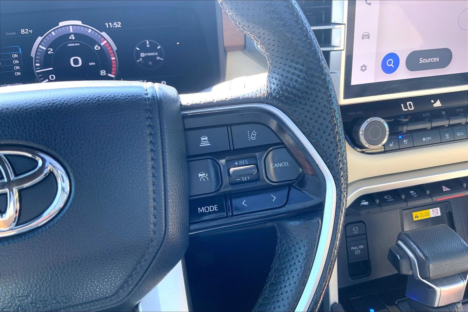 2022 Toyota Tundra 4WD photo 19 of 33