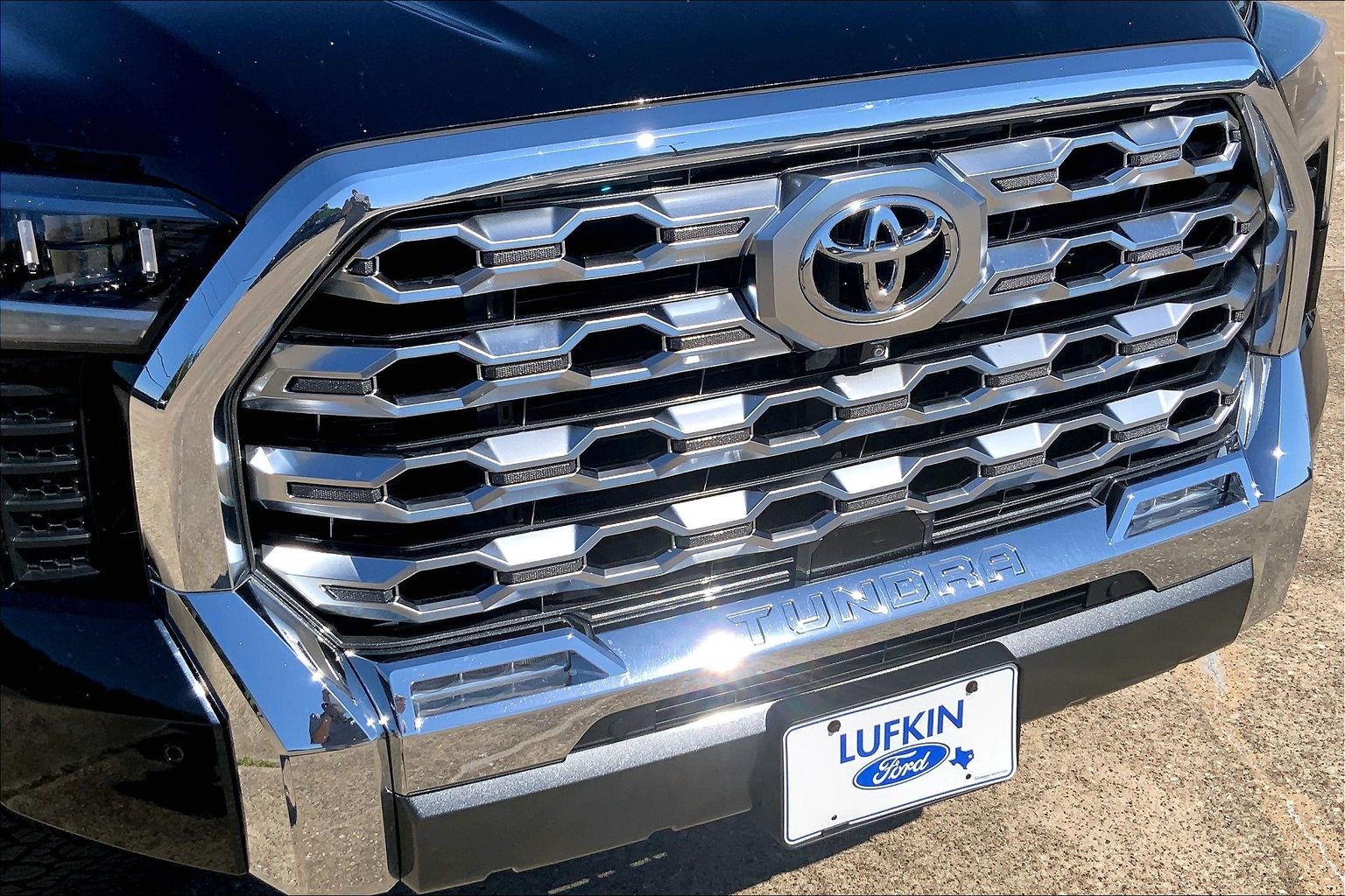 2022 Toyota Tundra 4WD photo 30 of 33