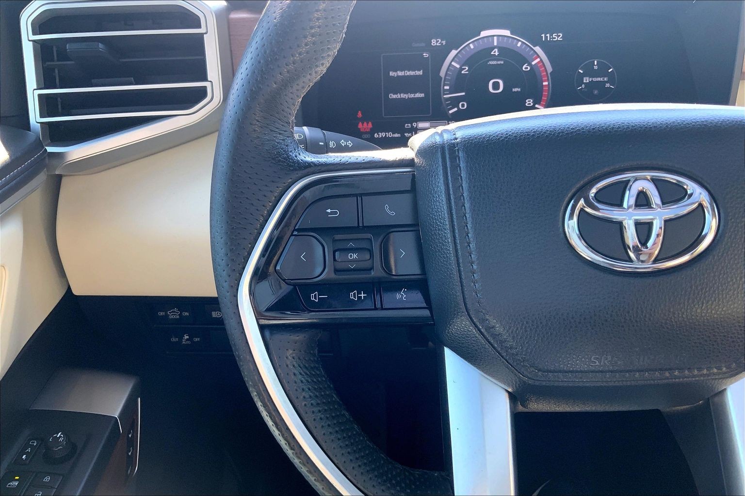 2022 Toyota Tundra 4WD photo 18 of 33