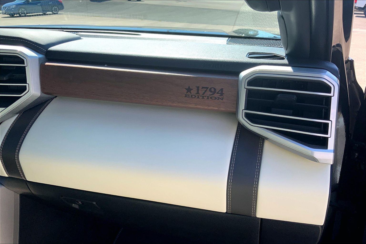 2022 Toyota Tundra 4WD photo 16 of 33