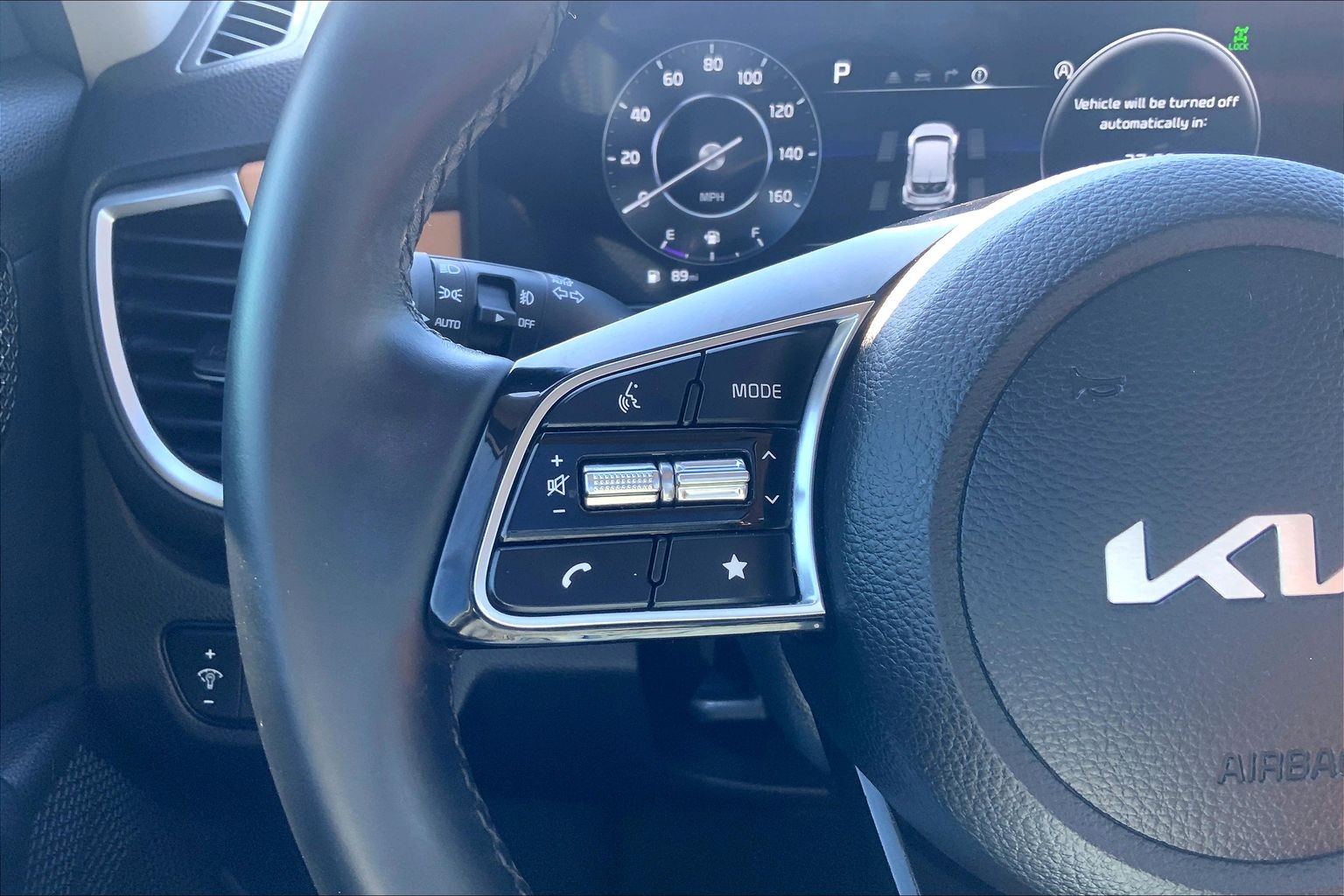 2025 Kia Seltos photo 18 of 33