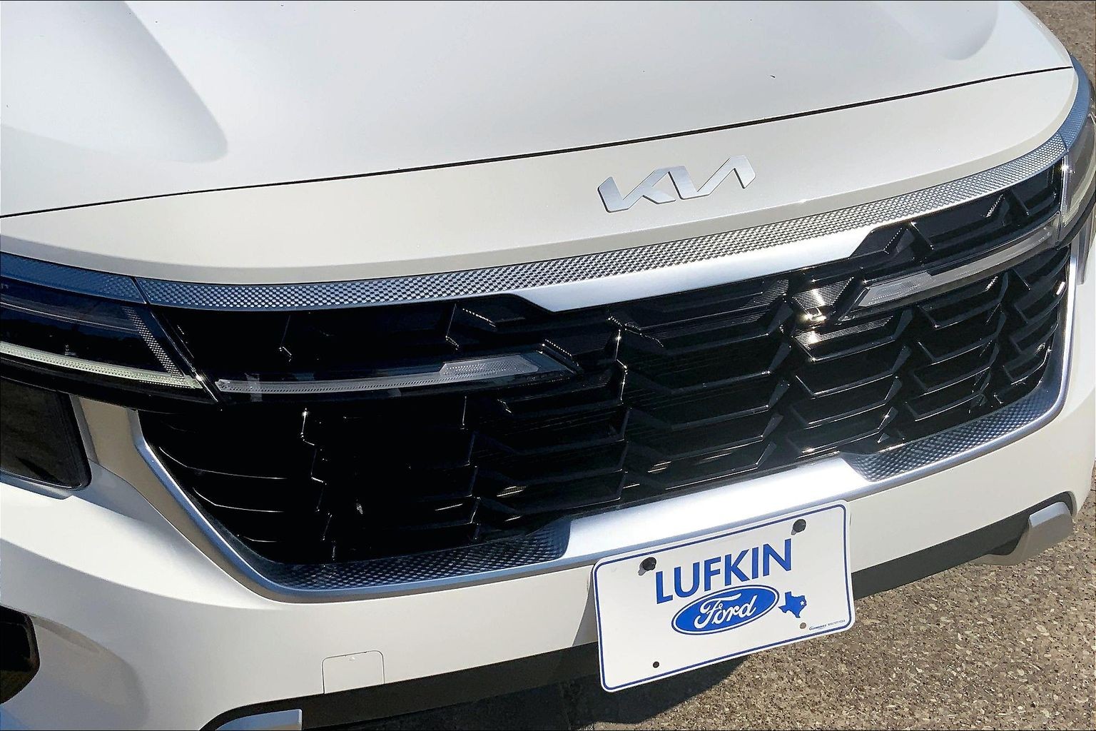 2025 Kia Seltos photo 30 of 33