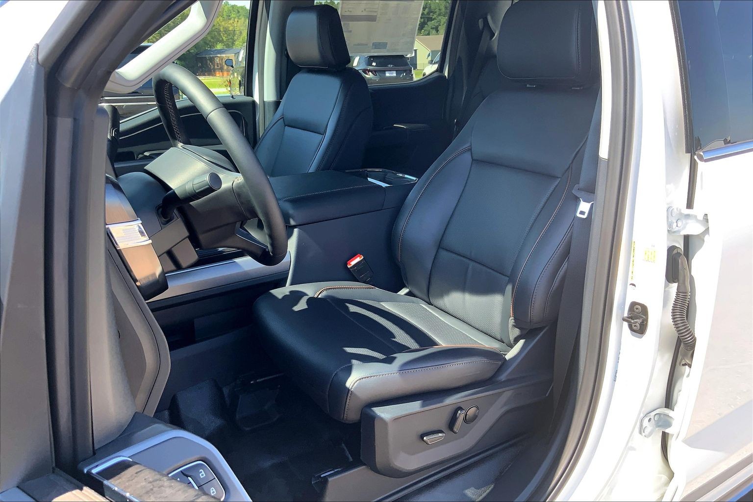 2026 Ford Super Duty F-350 DRW photo 9 of 13