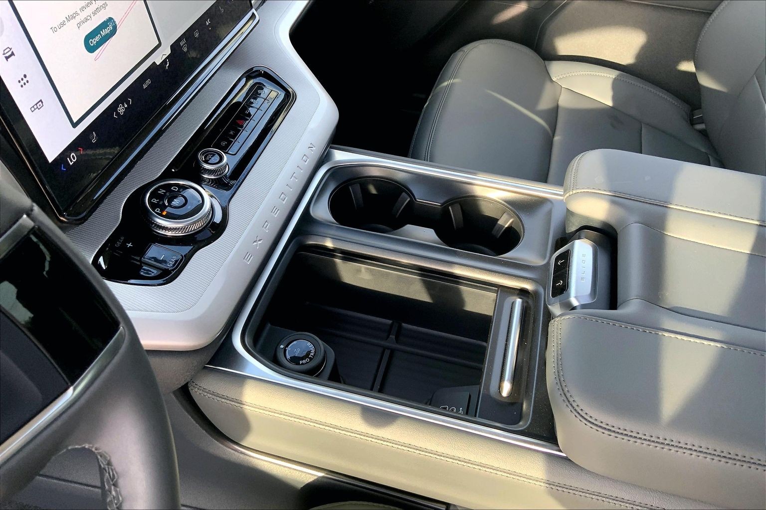 2027 Ford Expedition Max photo 7 of 13