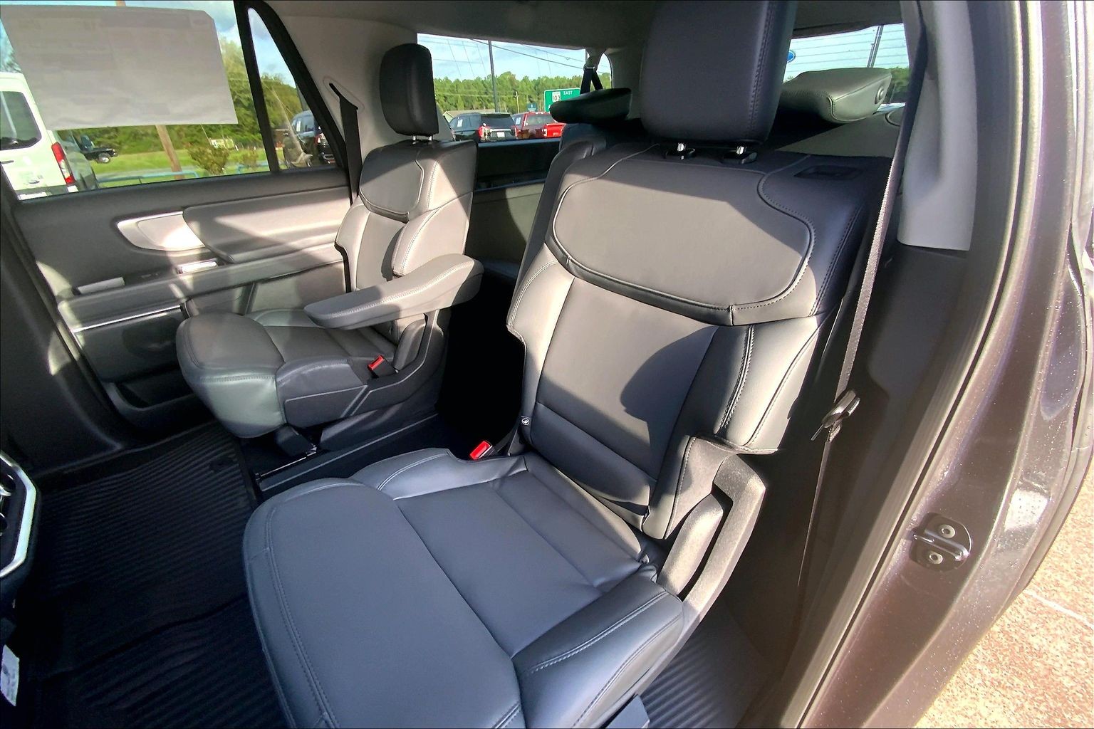 2027 Ford Expedition Max photo 10 of 13