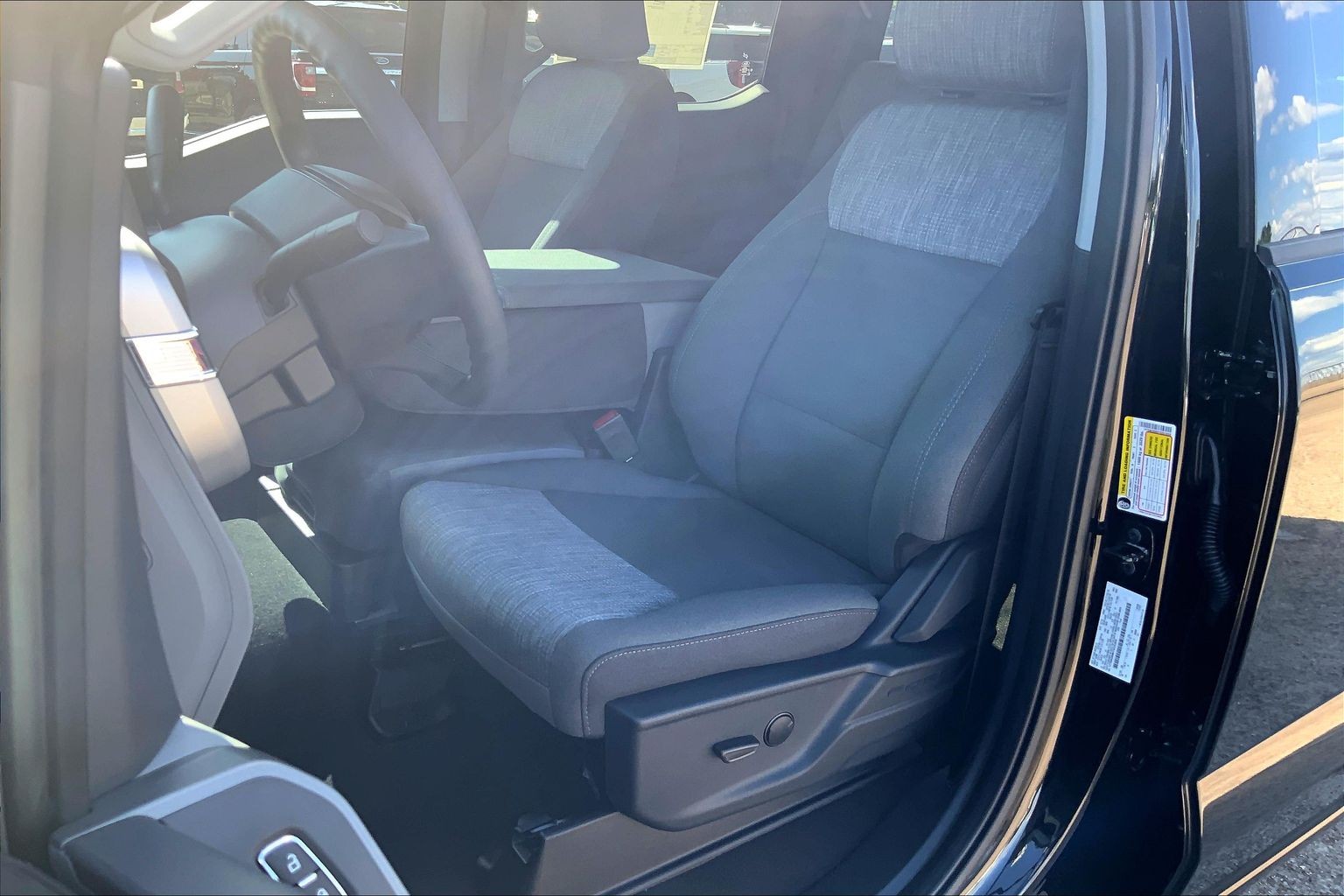2026 Ford Super Duty F-250 SRW photo 9 of 13