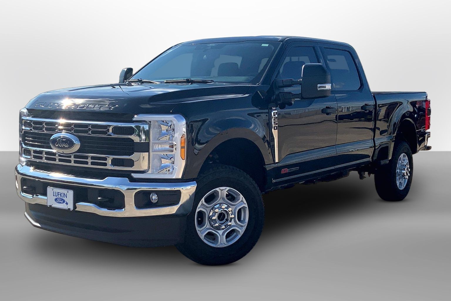 2026 Ford Super Duty F-250 SRW photo 2 of 13