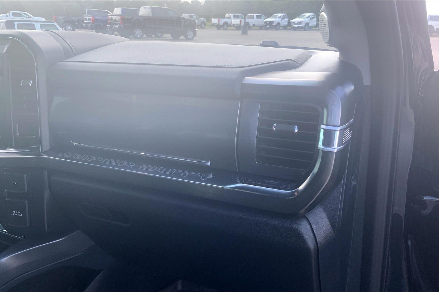 2024 Ford Super Duty F-250 SRW photo 15 of 32