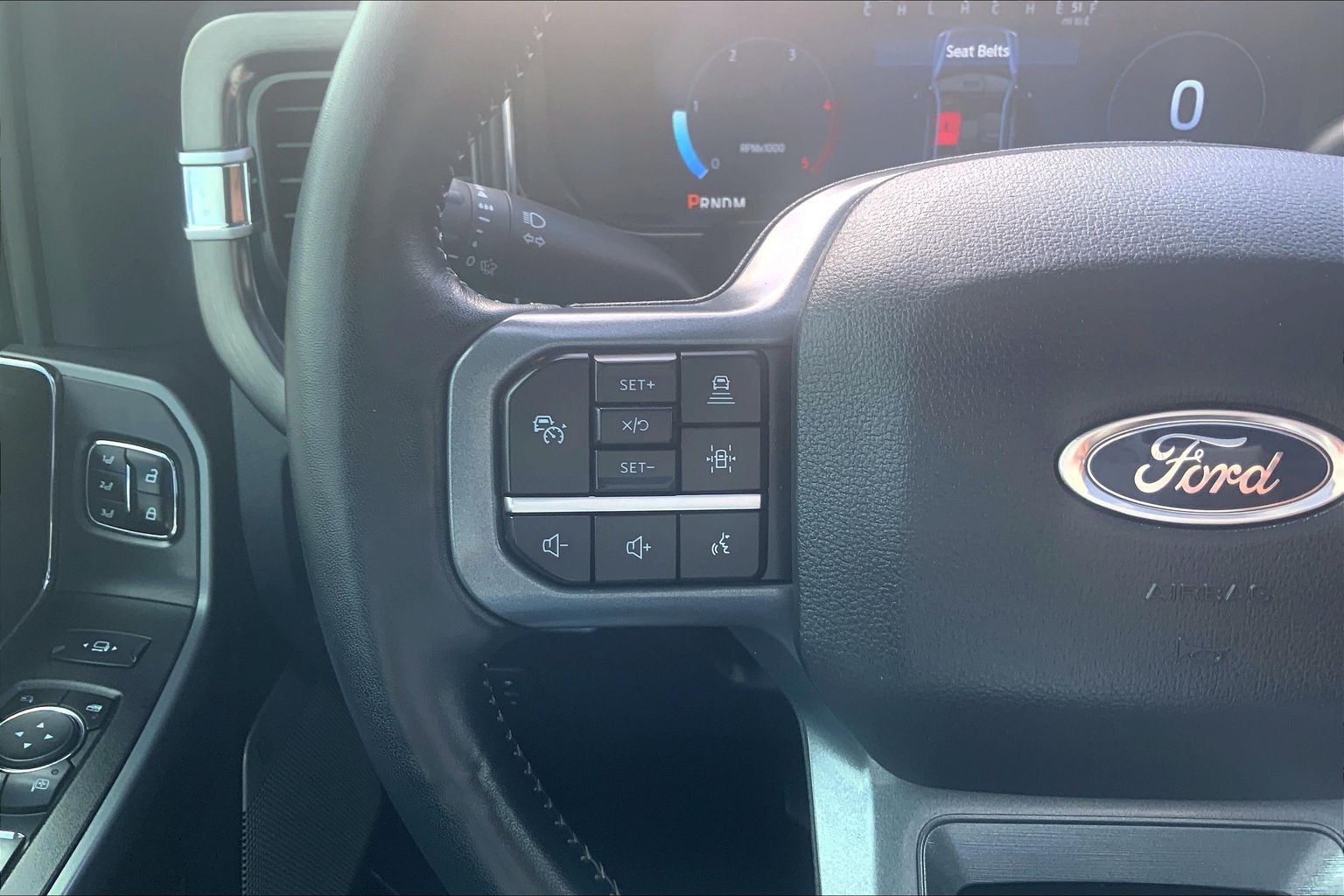 2024 Ford Super Duty F-250 SRW photo 17 of 32