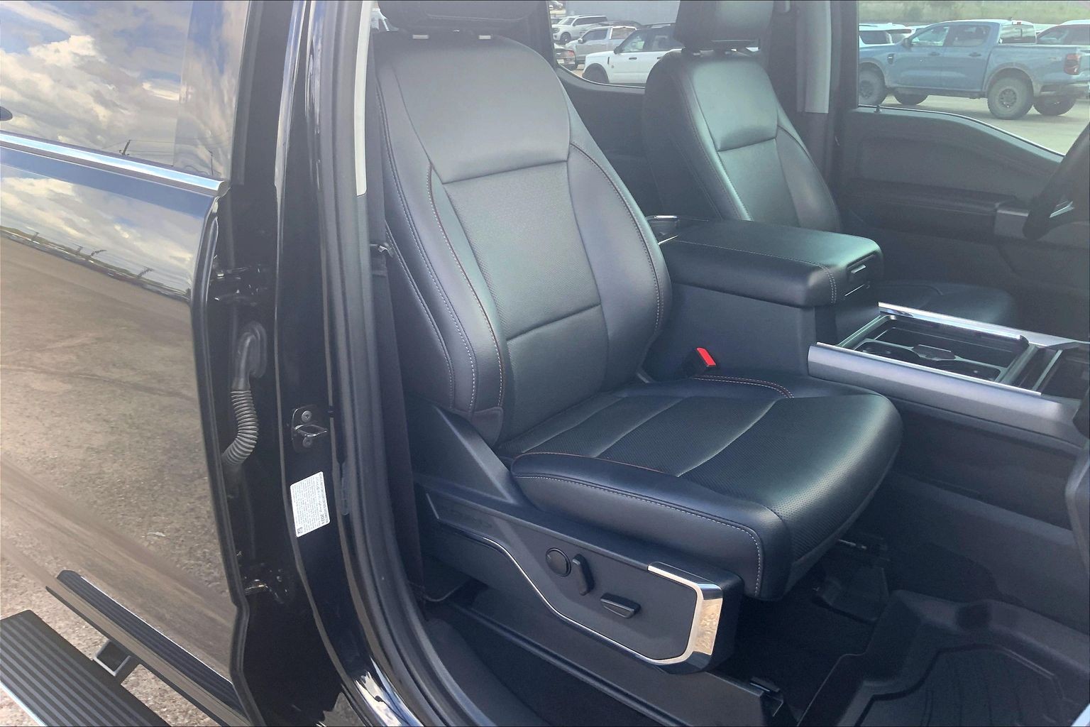 2024 Ford Super Duty F-250 SRW photo 6 of 32