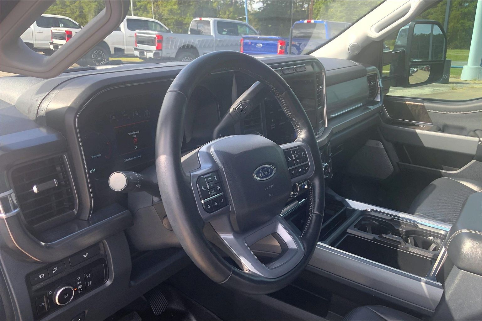 2024 Ford Super Duty F-250 SRW photo 13 of 32