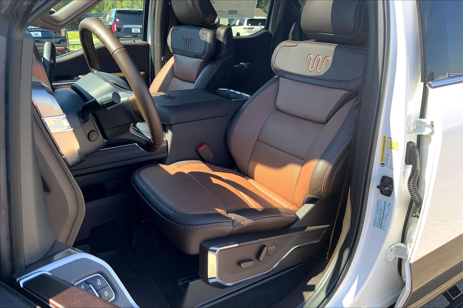 2027 Ford Super Duty F-250 SRW photo 9 of 13