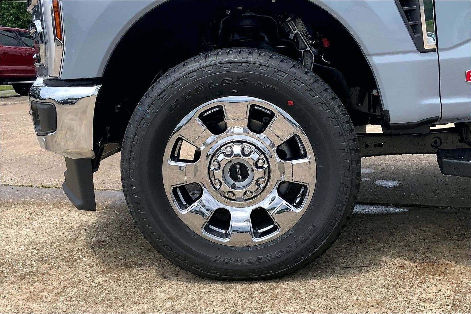2026 Ford Super Duty F-350 SRW LARIAT Glacier Gray Metallic Tri-Coat at Lufkin Ford
