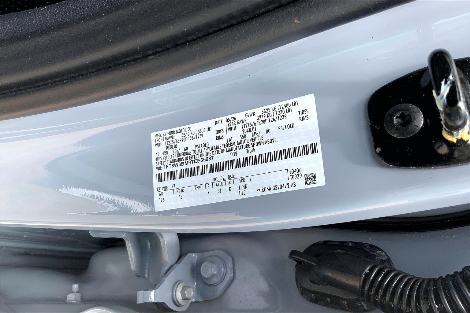 2026 Ford Super Duty F-350 SRW LARIAT Glacier Gray Metallic Tri-Coat at Lufkin Ford