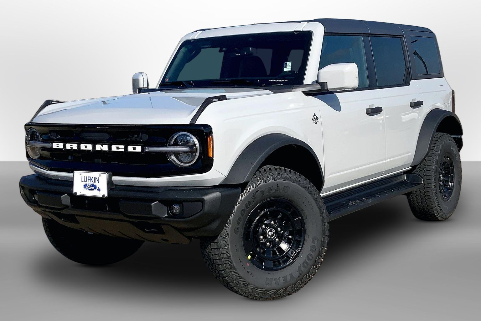 2026 Ford Bronco photo 2 of 13