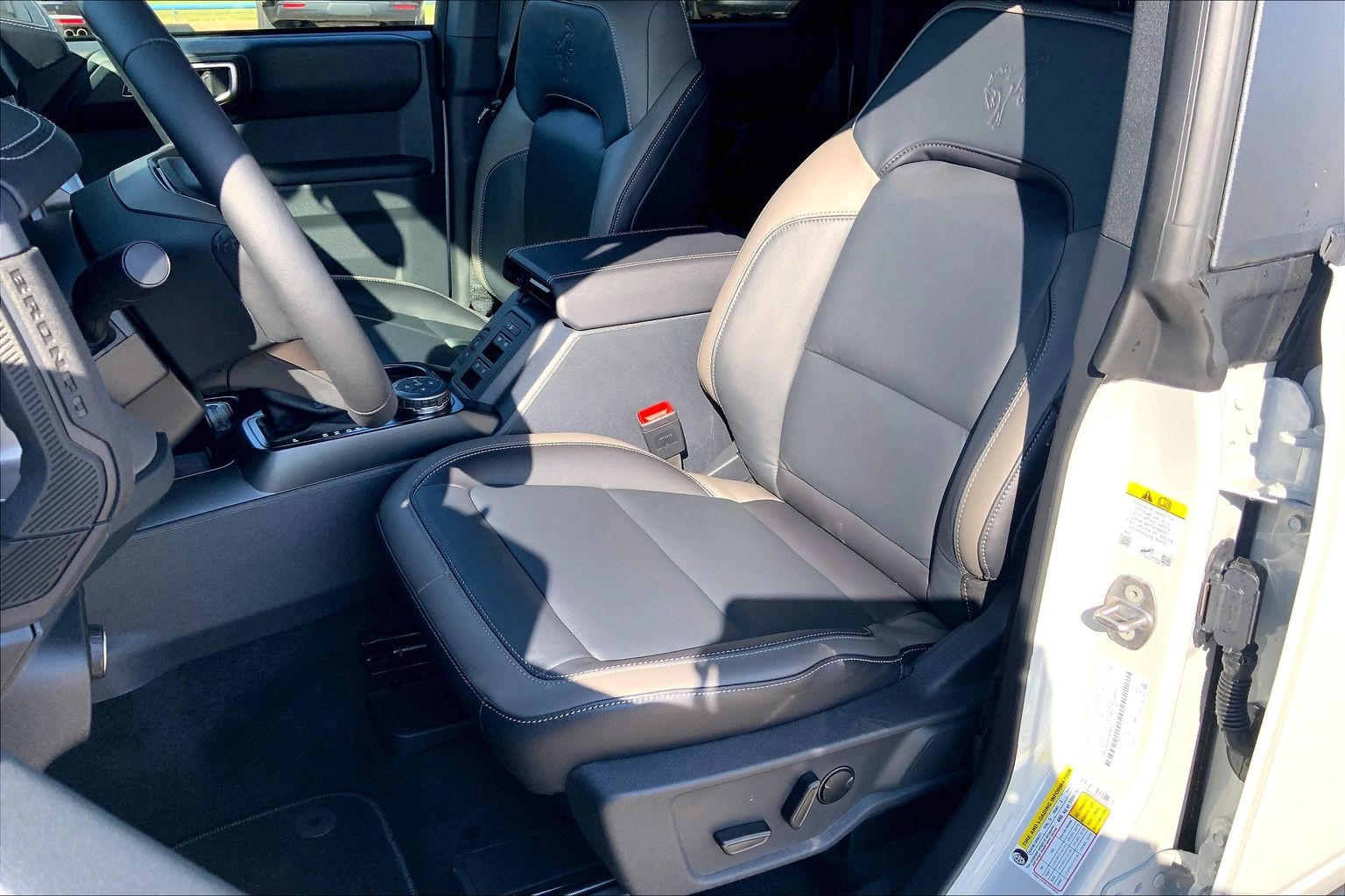 2026 Ford Bronco photo 9 of 13