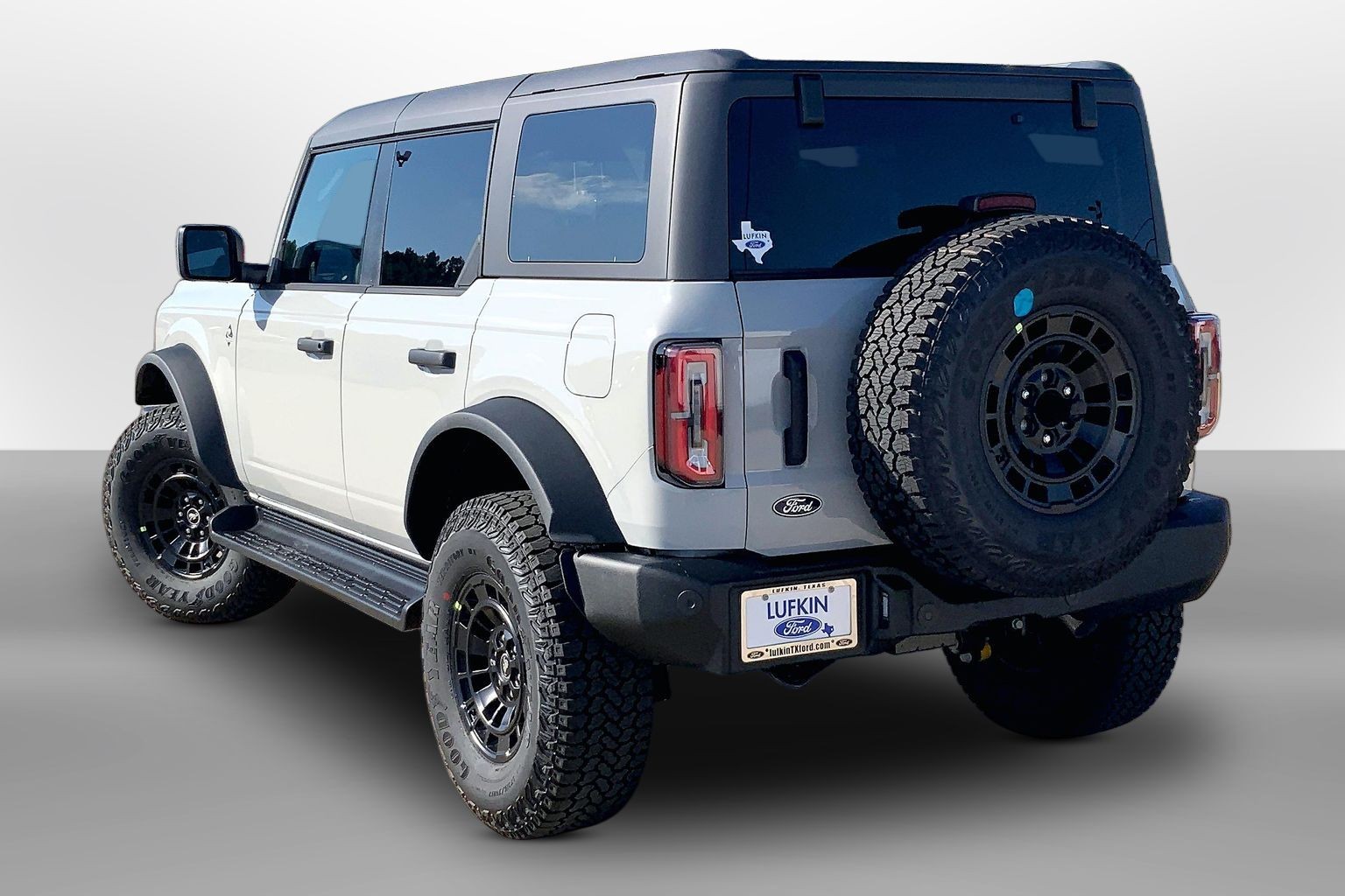2026 Ford Bronco photo 3 of 13