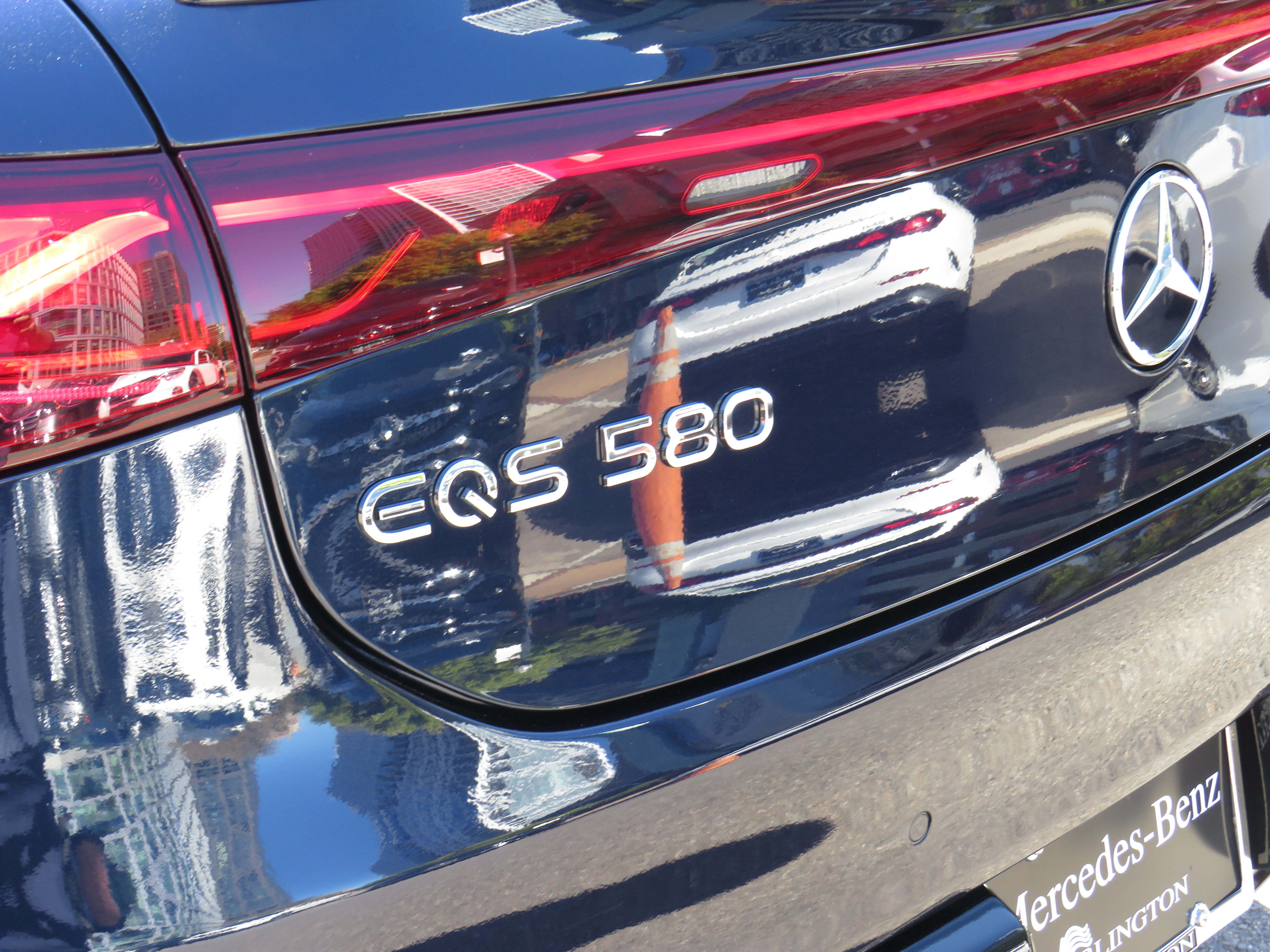 Certified Used 2023 Nautical Blue Metallic Mercedes-Benz EQS 580 4MATIC® image 31