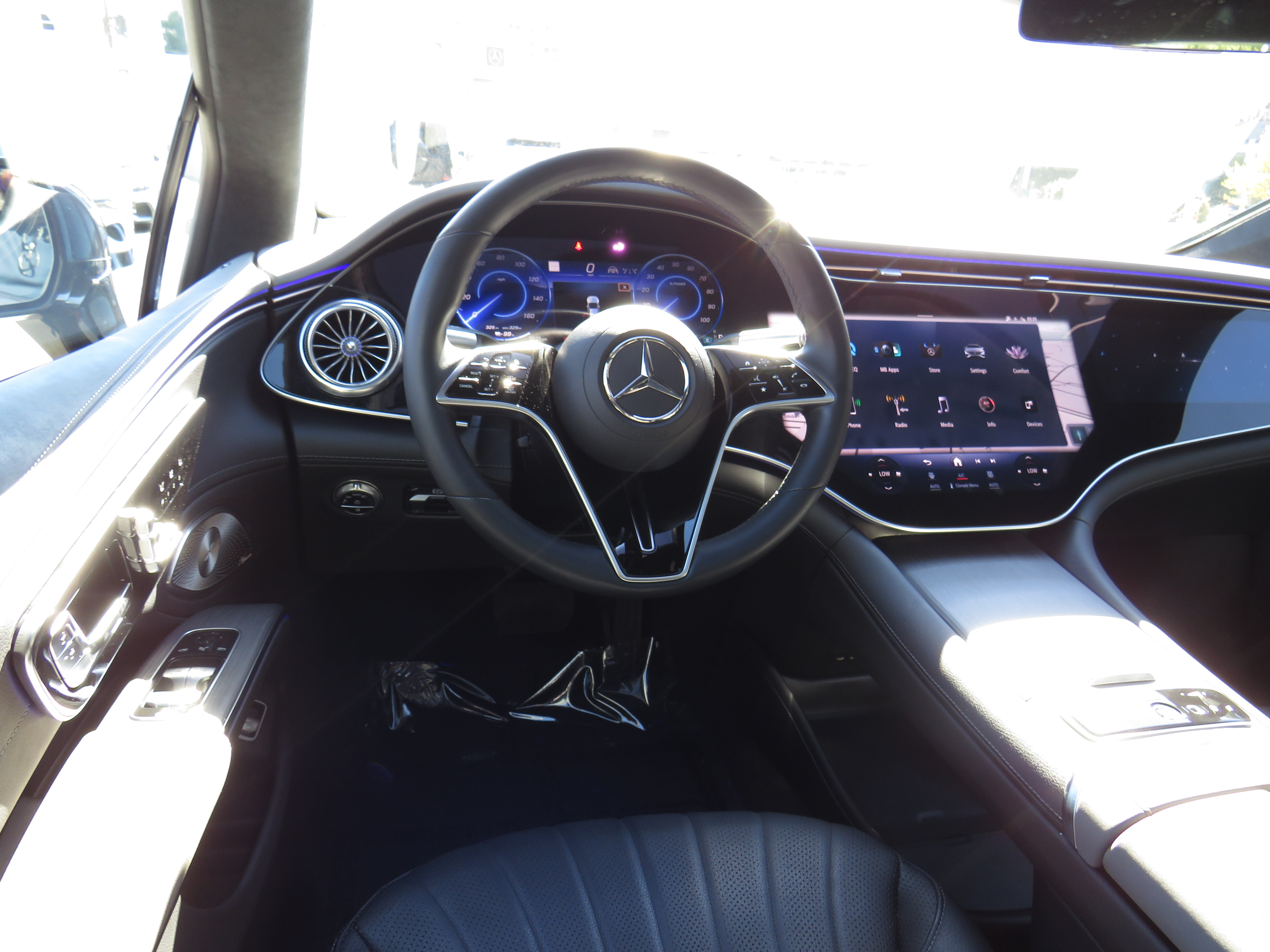 Certified Used 2023 Nautical Blue Metallic Mercedes-Benz EQS 580 4MATIC® image 10