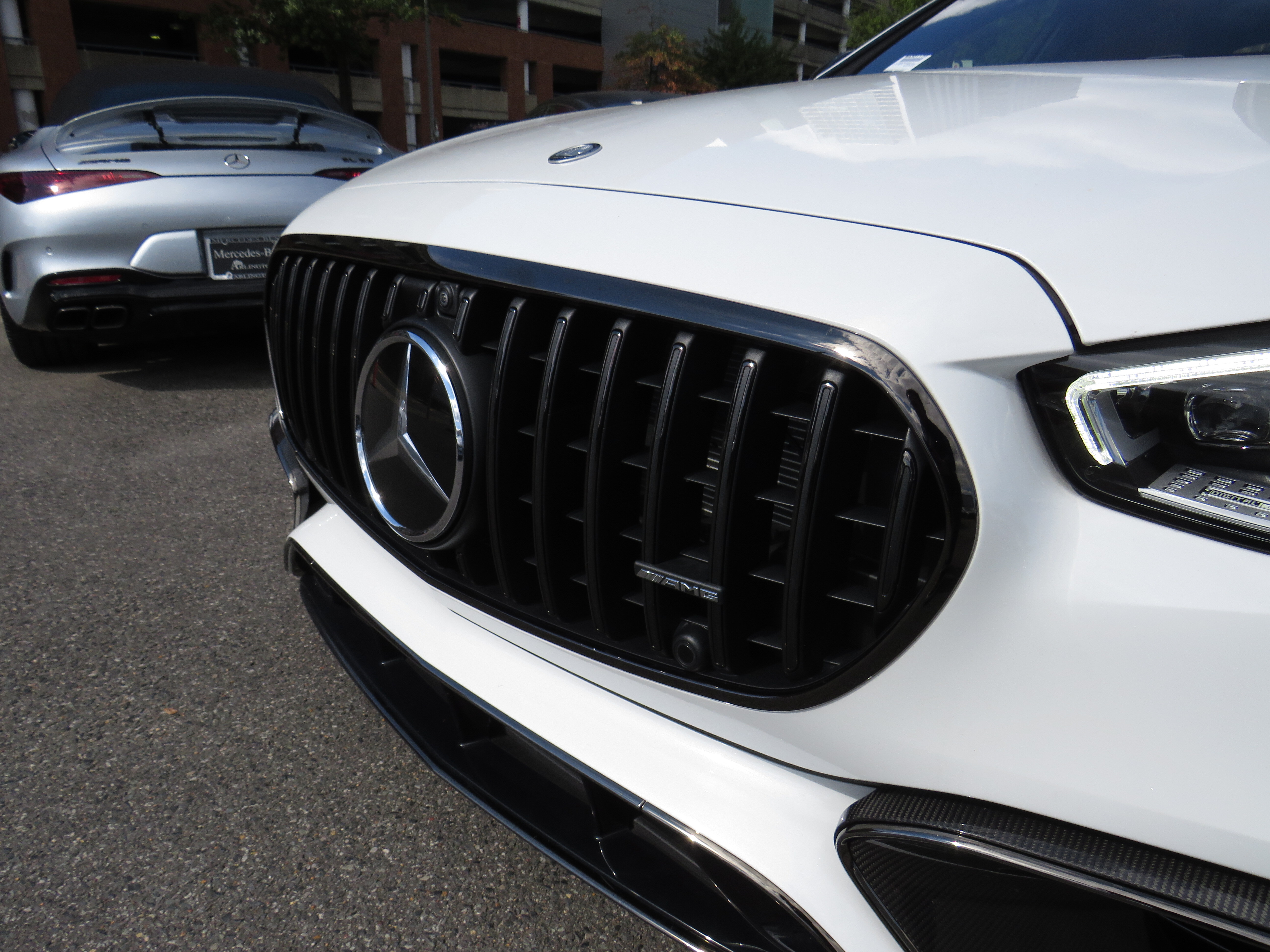 Certified Used 2024 MANUFAKTUR Moonlight White Metallic Mercedes-Benz AMG® S 63 E Performance image 29