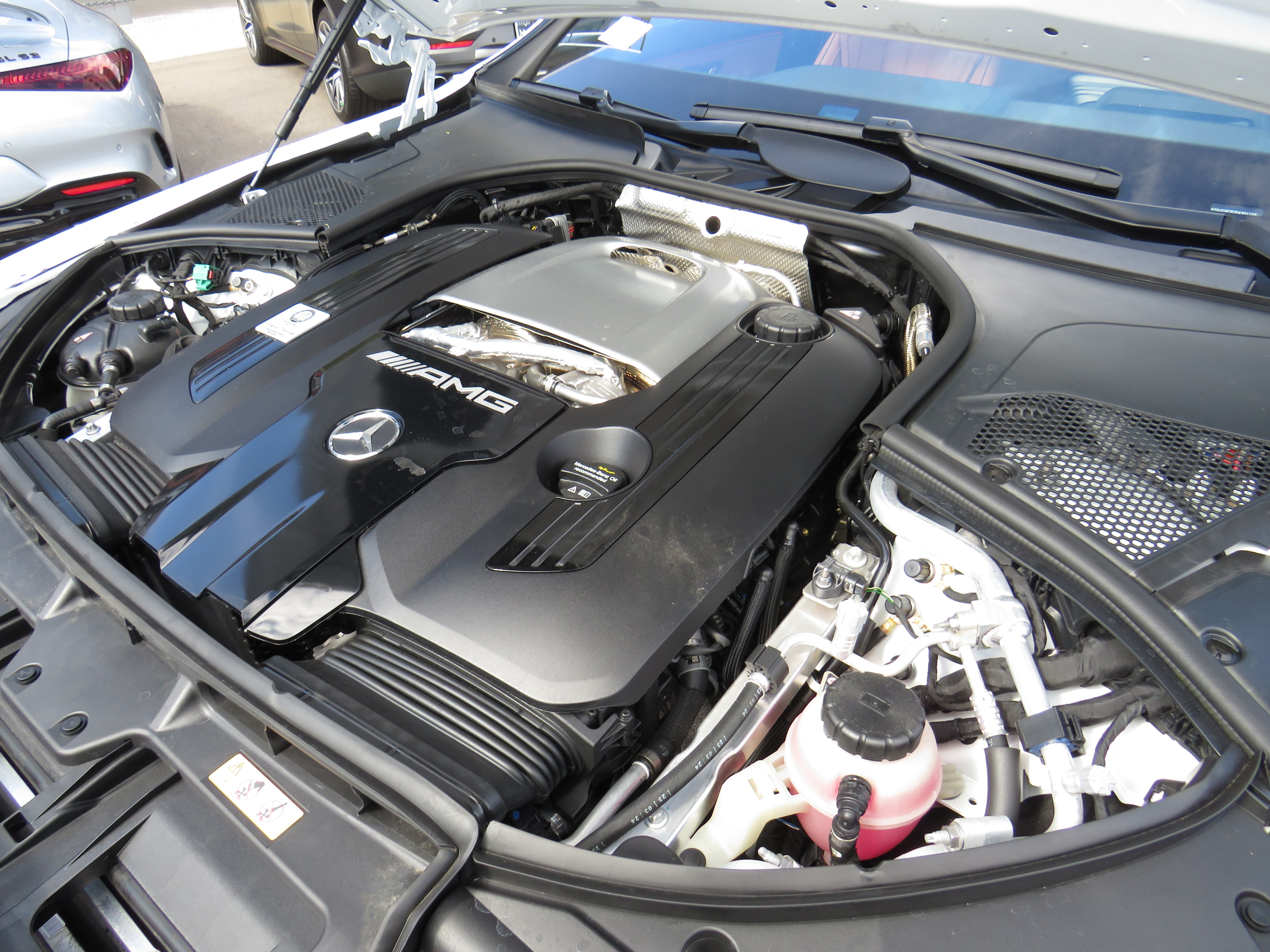 Certified Used 2024 MANUFAKTUR Moonlight White Metallic Mercedes-Benz AMG® S 63 E Performance image 7