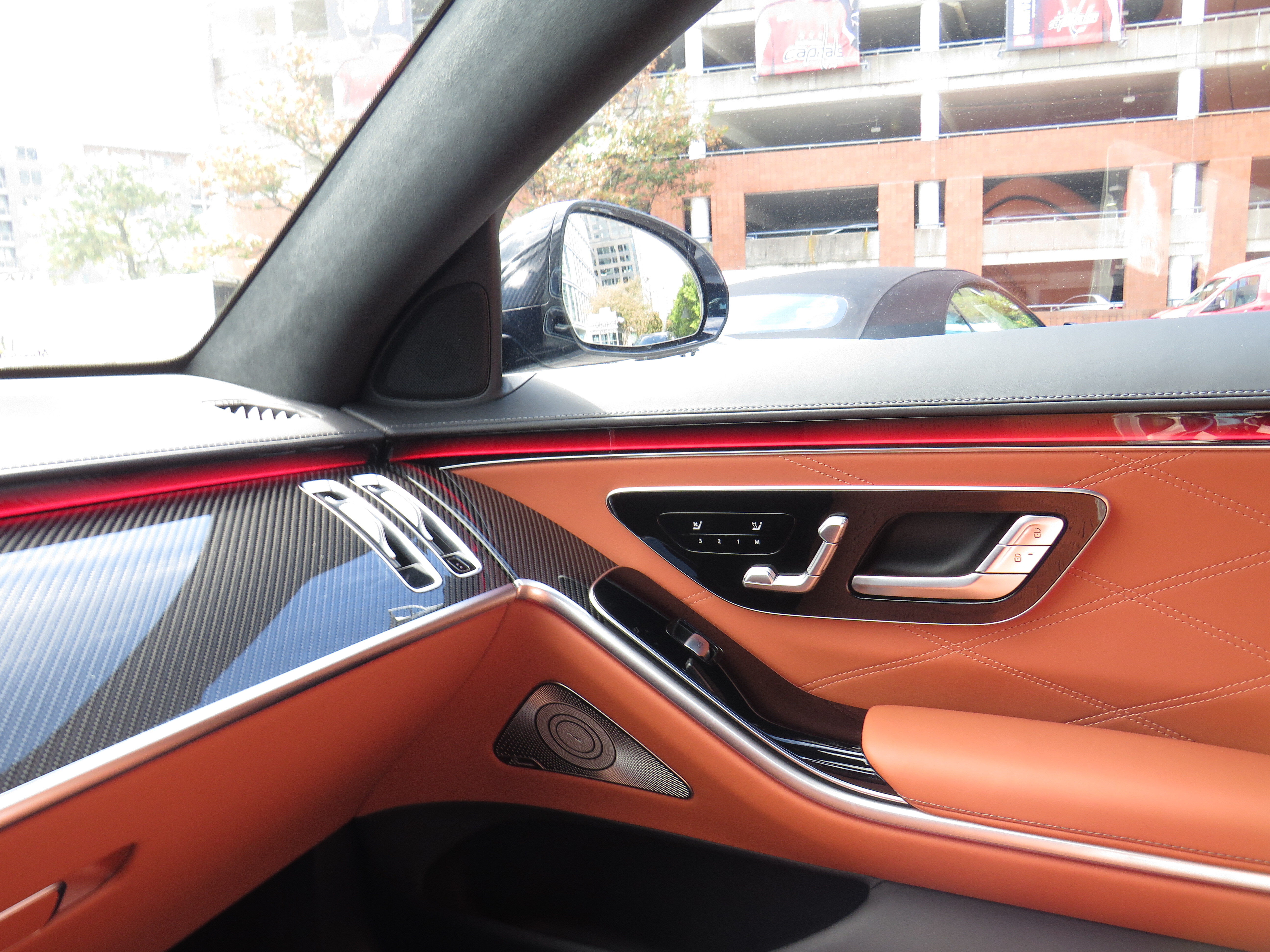Certified Used 2024 MANUFAKTUR Moonlight White Metallic Mercedes-Benz AMG® S 63 E Performance image 17