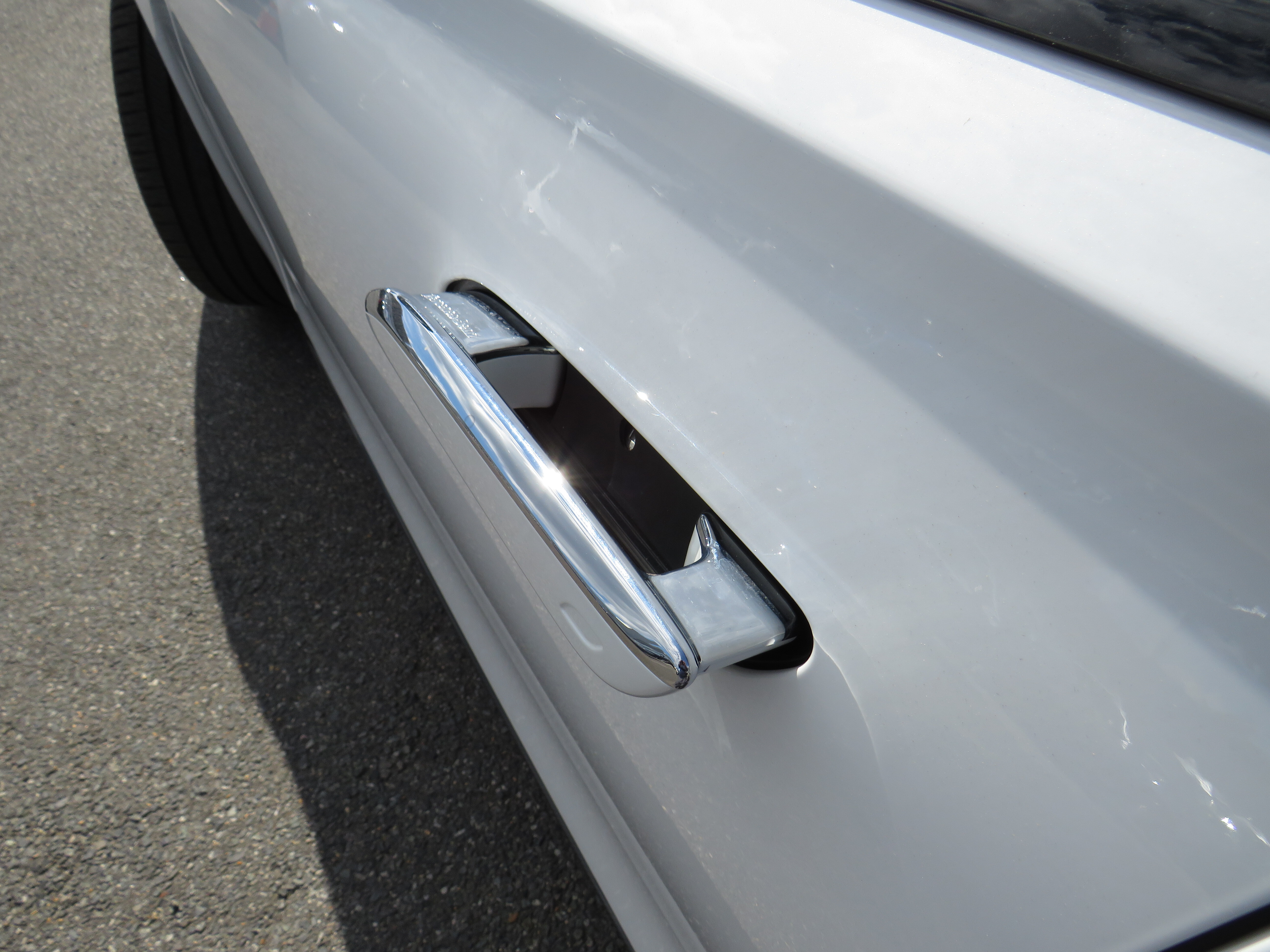 Certified Used 2024 MANUFAKTUR Moonlight White Metallic Mercedes-Benz AMG® S 63 E Performance image 32