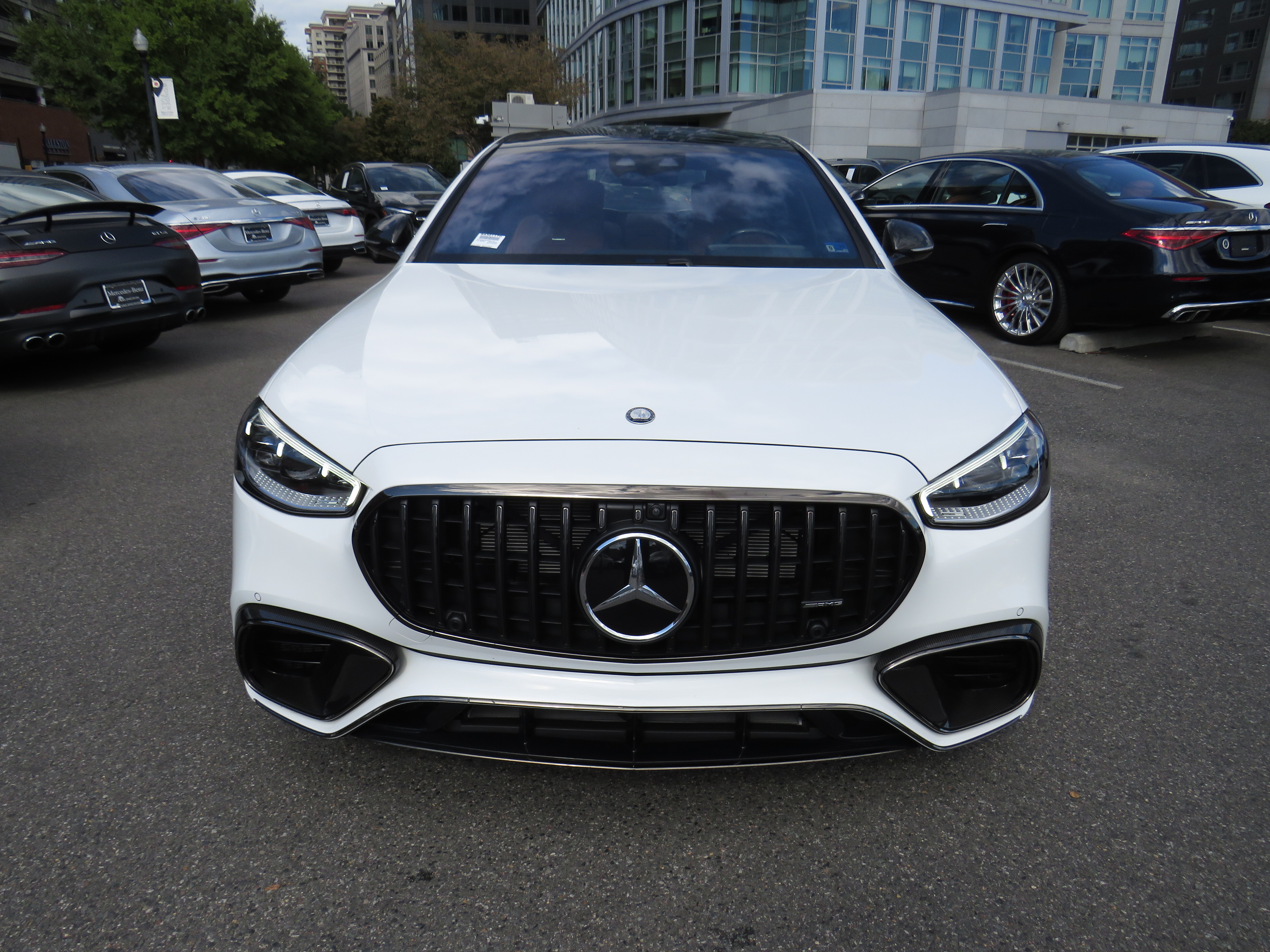 Certified Used 2024 MANUFAKTUR Moonlight White Metallic Mercedes-Benz AMG® S 63 E Performance image 6