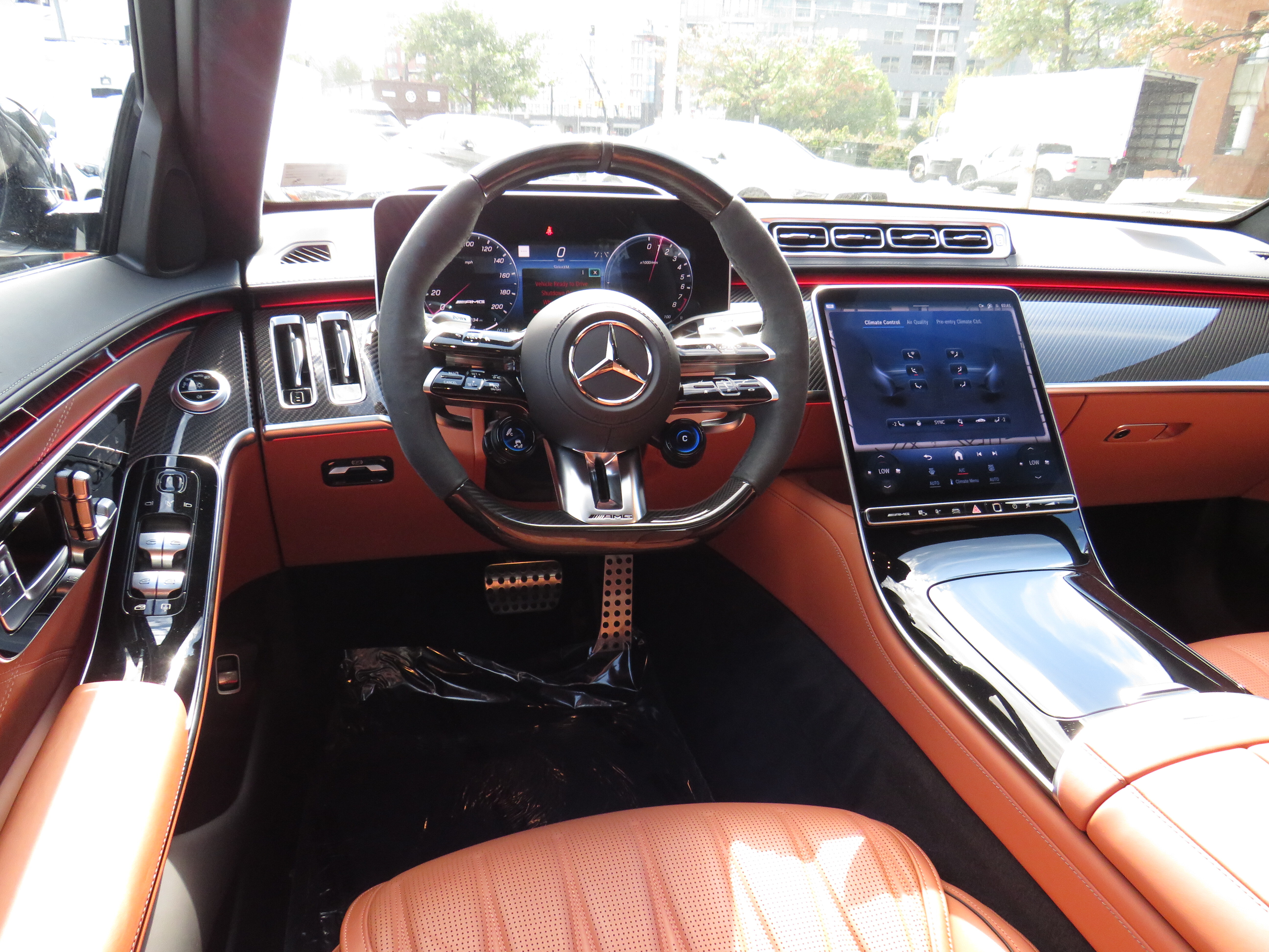 Certified Used 2024 MANUFAKTUR Moonlight White Metallic Mercedes-Benz AMG® S 63 E Performance image 11