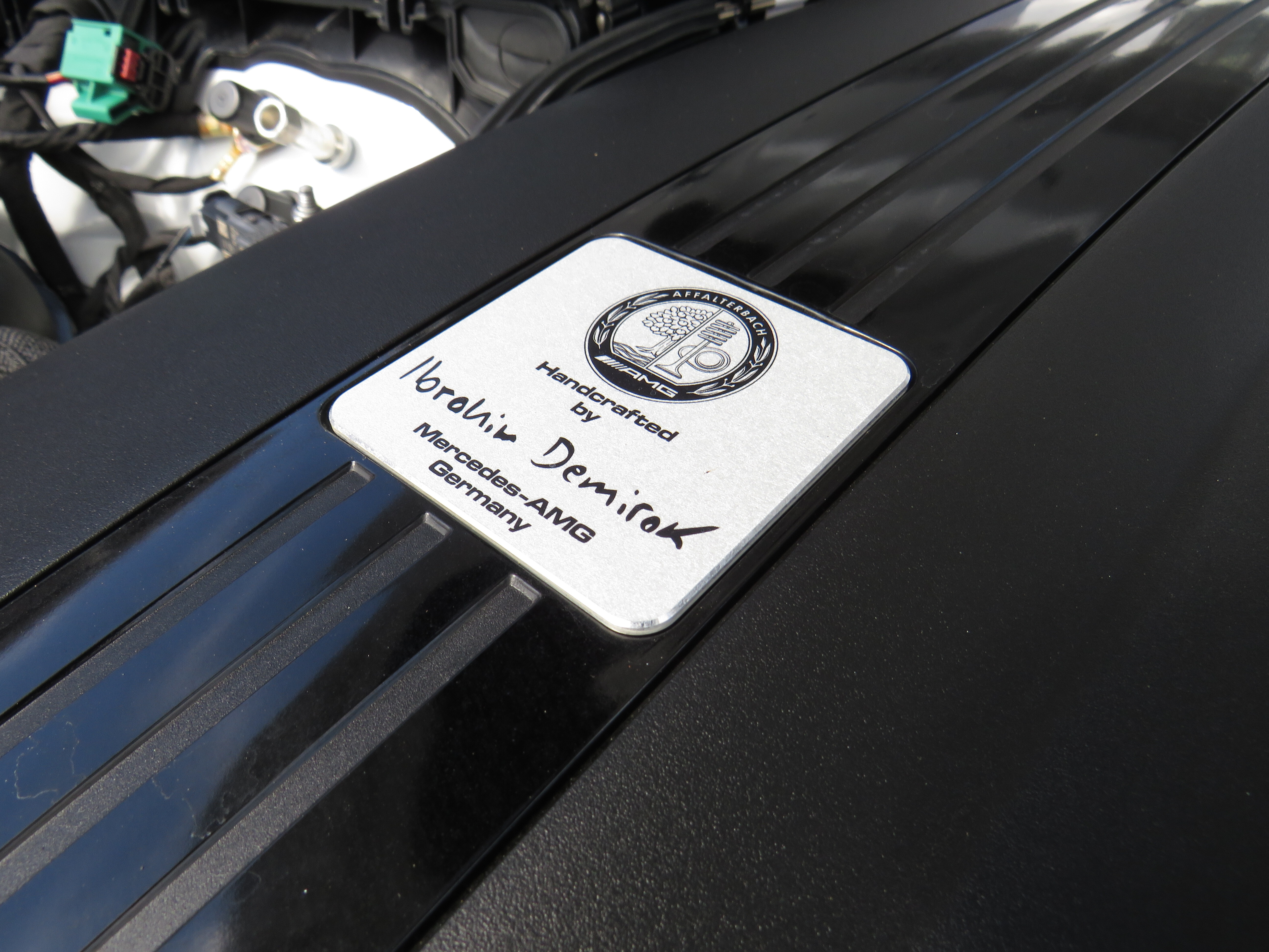 Certified Used 2024 MANUFAKTUR Moonlight White Metallic Mercedes-Benz AMG® S 63 E Performance image 8
