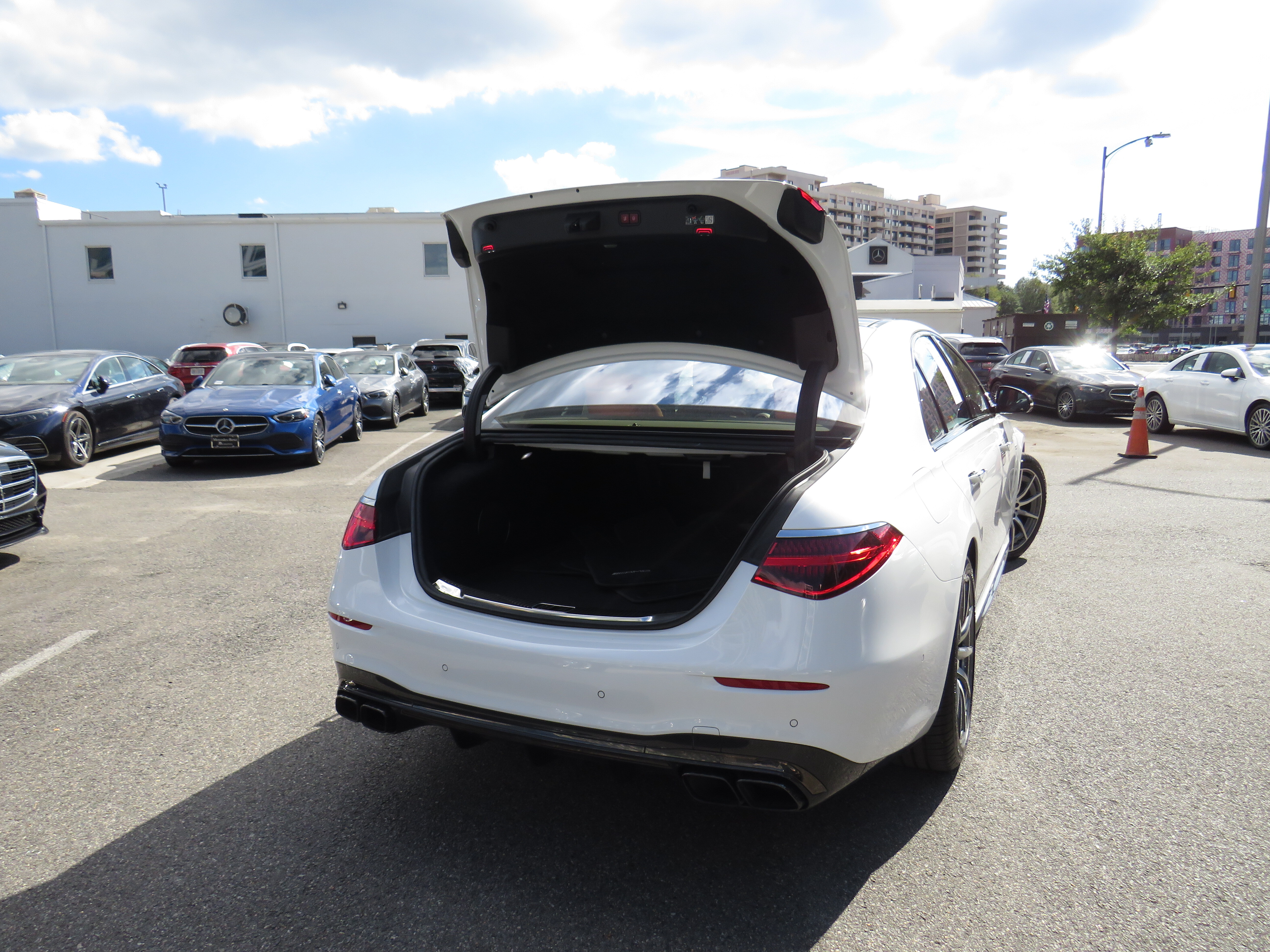 Certified Used 2024 MANUFAKTUR Moonlight White Metallic Mercedes-Benz AMG® S 63 E Performance image 40