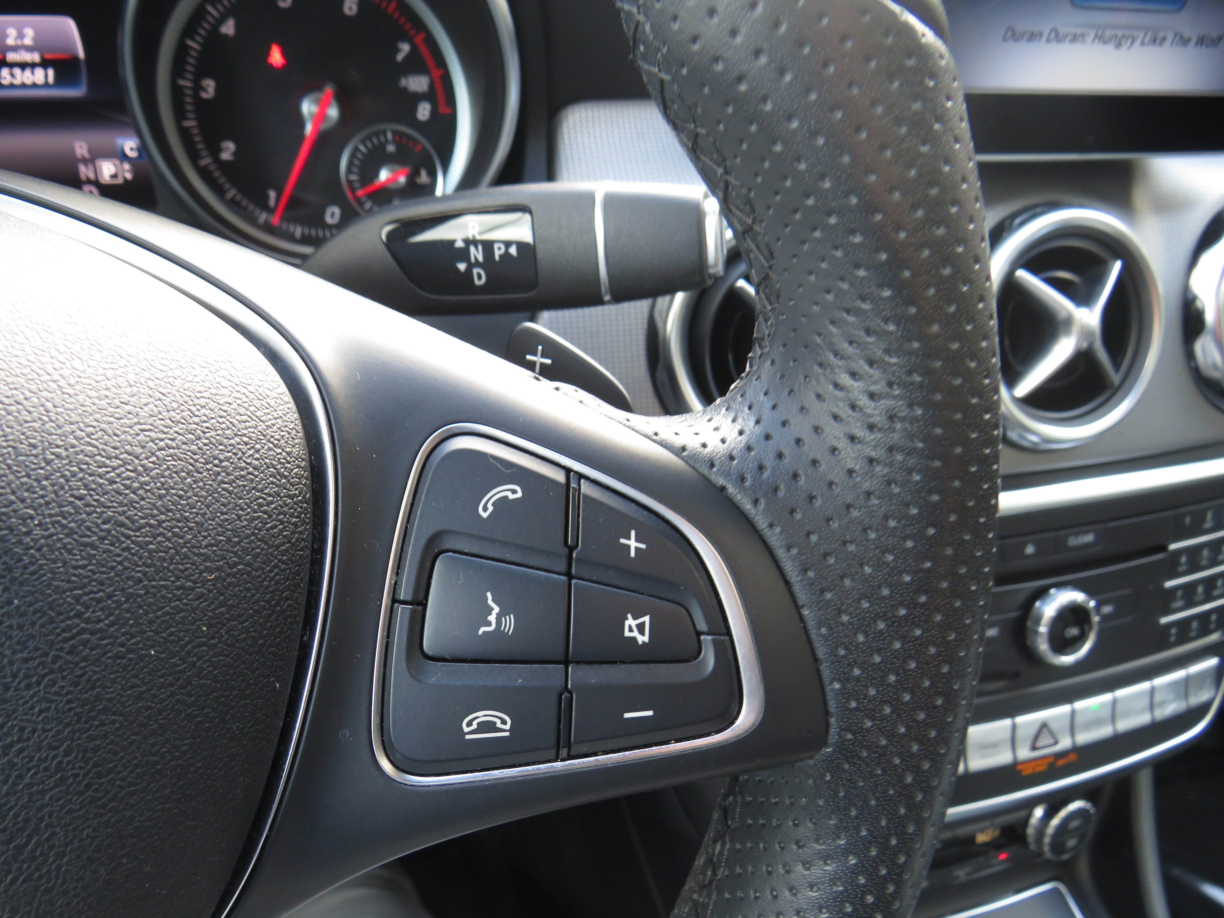 Used 2019 Jupiter Red Mercedes-Benz GLA 250 4MATIC® image 12