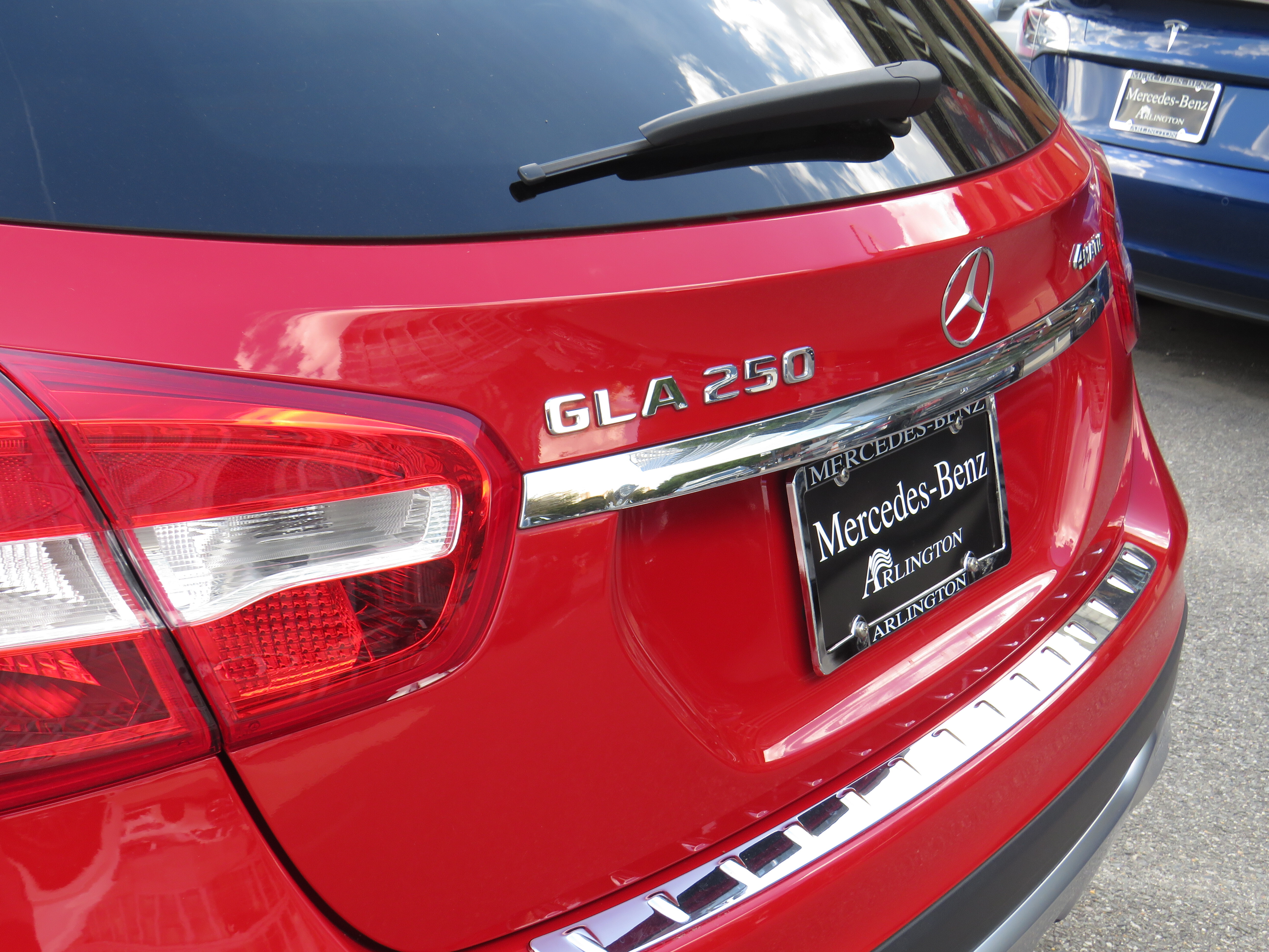 Used 2019 Jupiter Red Mercedes-Benz GLA 250 4MATIC® image 26