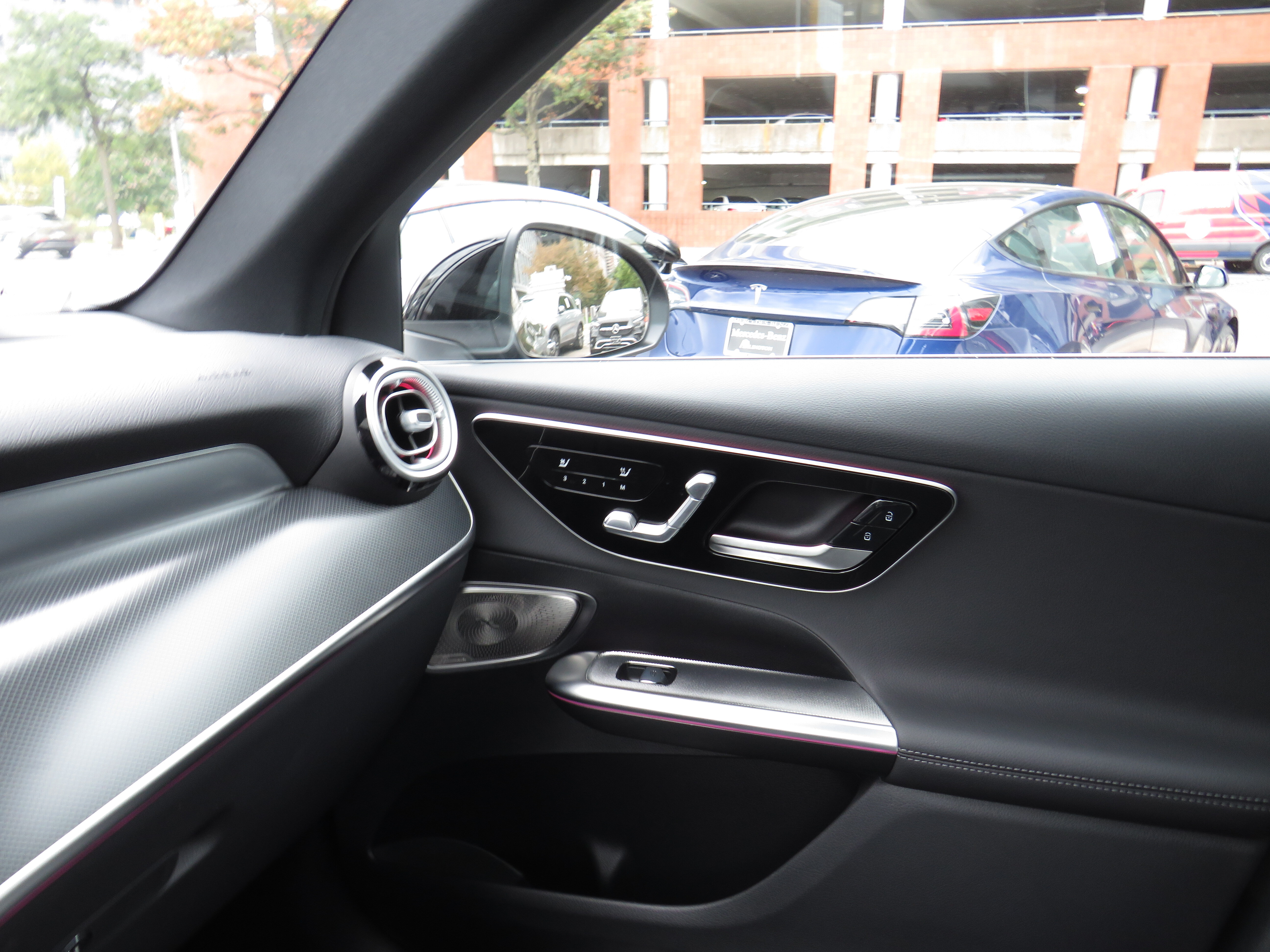Used 2026 Black Mercedes-Benz GLC 300 4MATIC® image 17