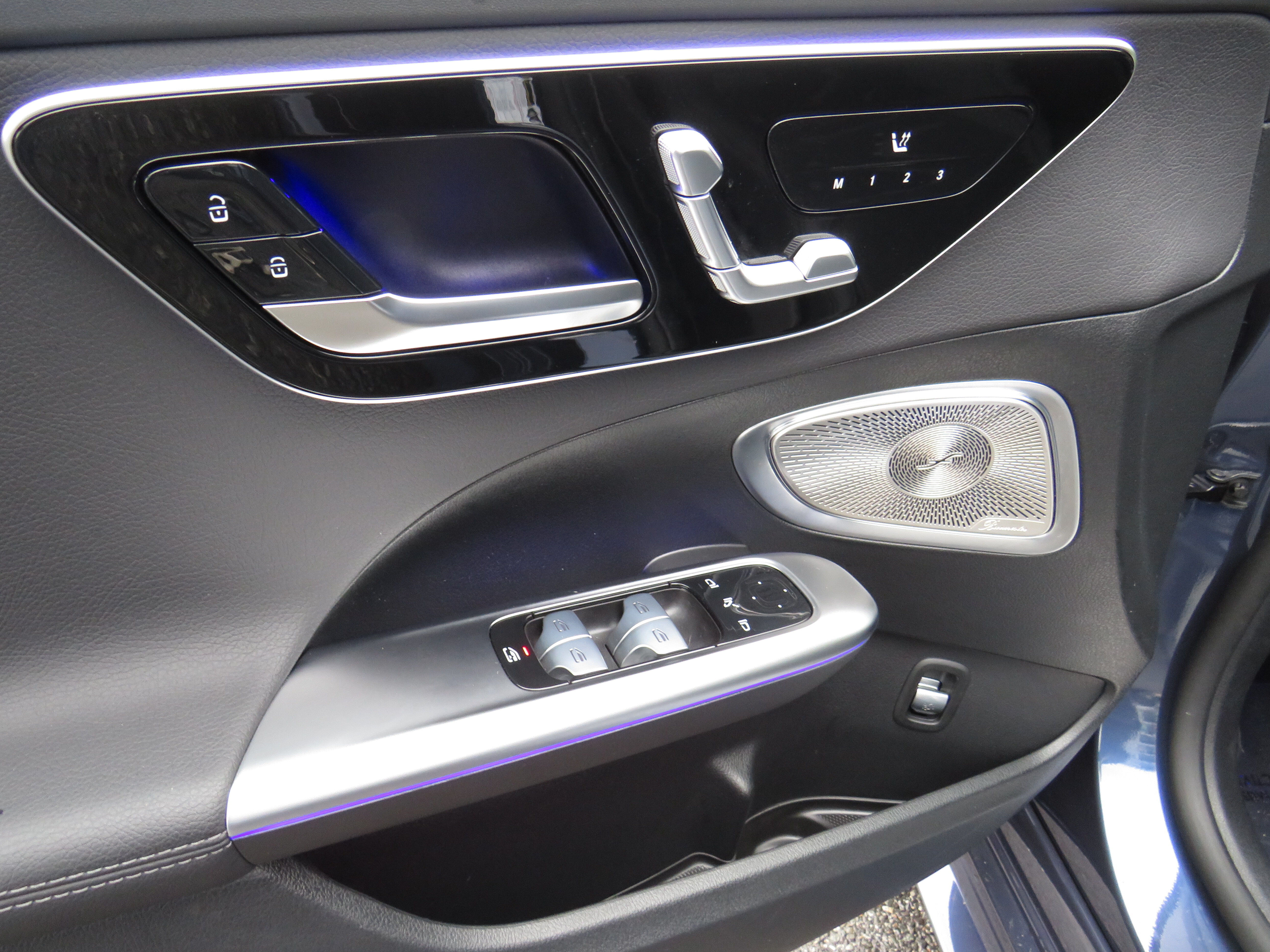 Used 2026 Twilight Blue Metallic Mercedes-Benz C 300 4MATIC® image 9