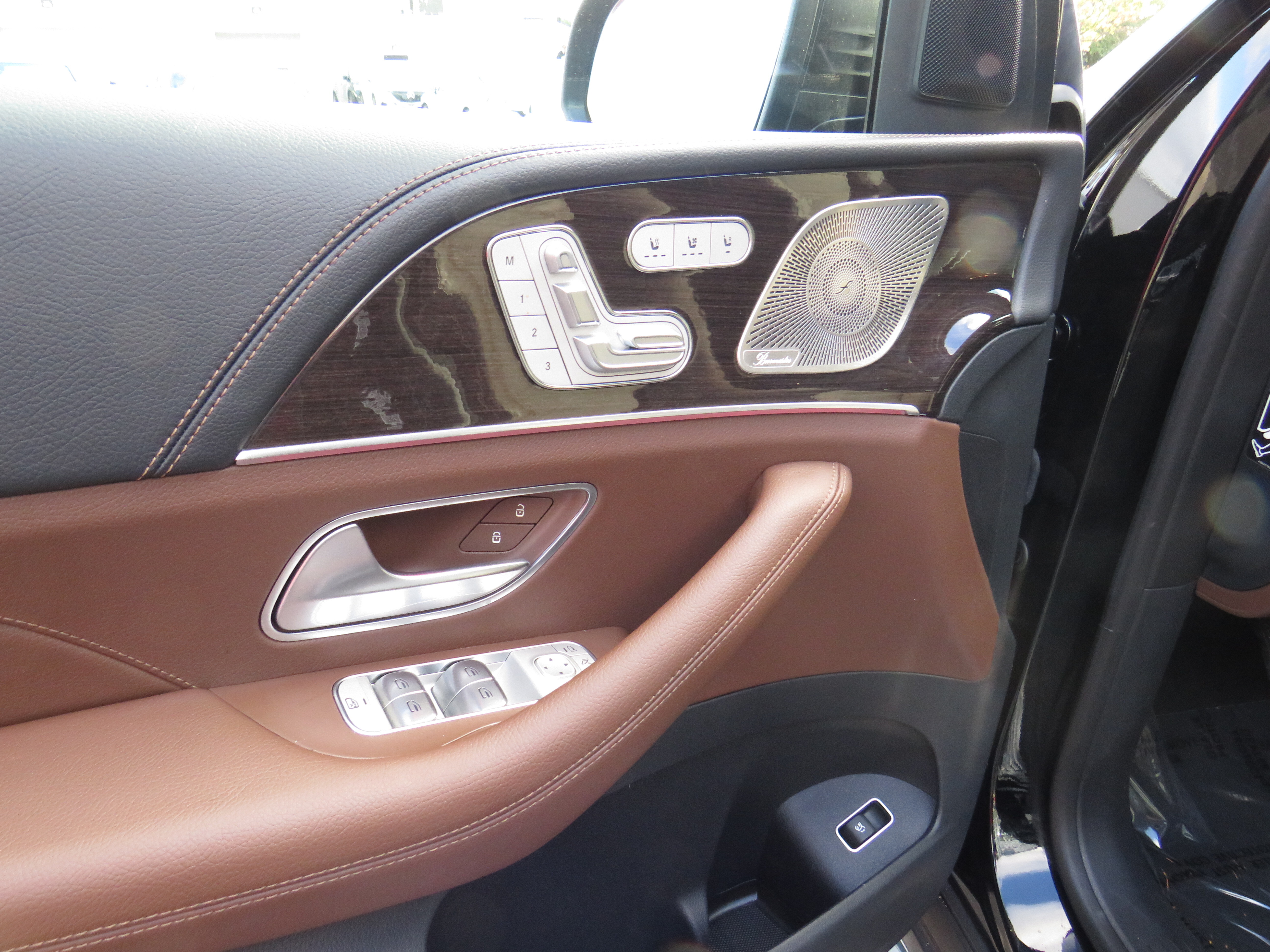 Certified Used 2024 Black Mercedes-Benz GLE 350 4MATIC® image 9