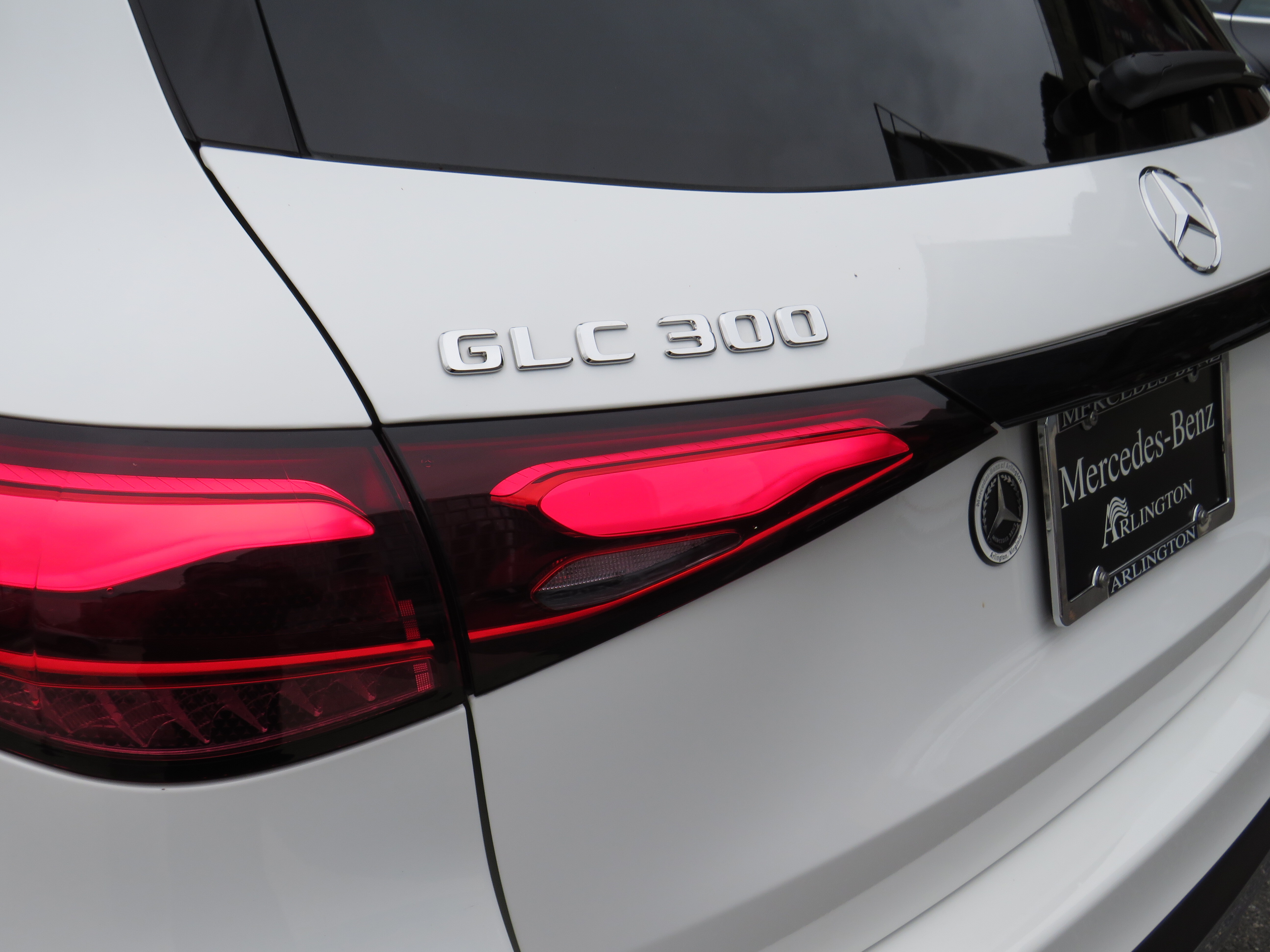 Used 2026 Polar White Mercedes-Benz GLC 300 4MATIC® image 28