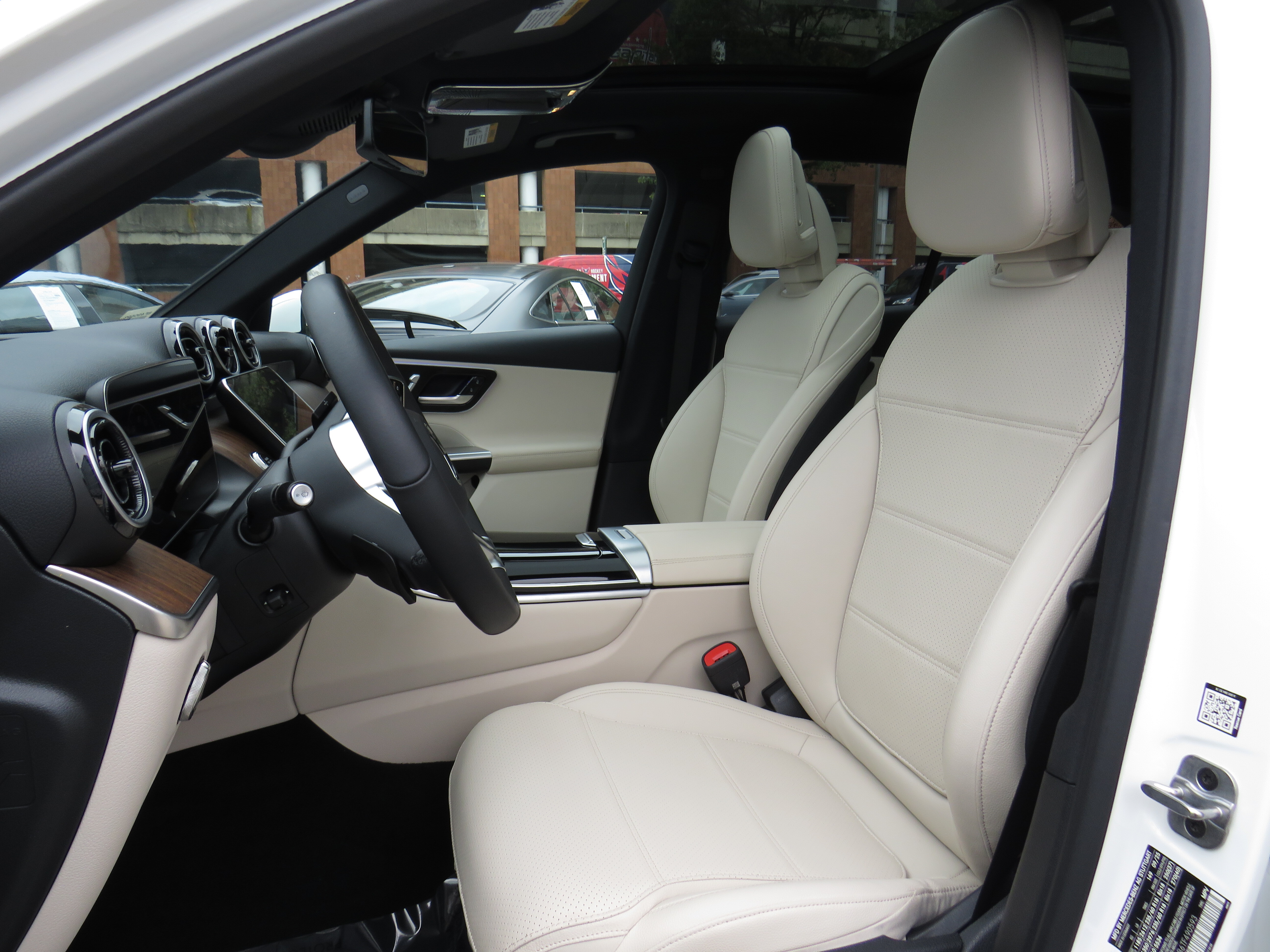 Used 2026 Polar White Mercedes-Benz GLC 300 4MATIC® image 18