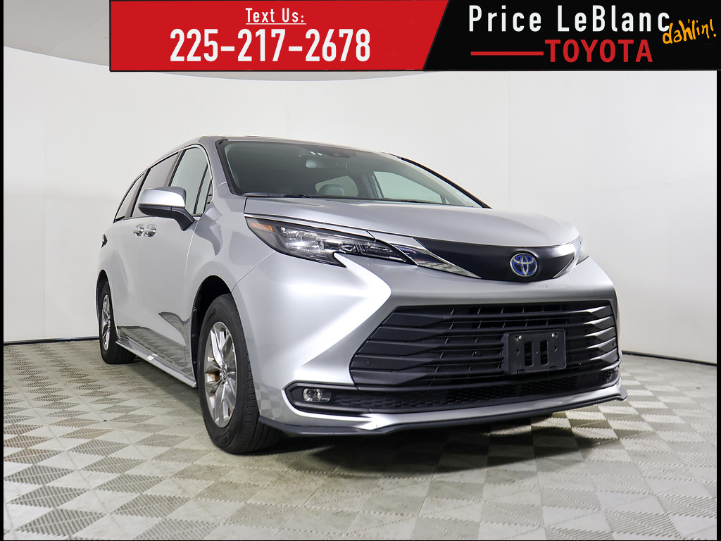 2025 Toyota Sienna XLE 8-Passenger FWD