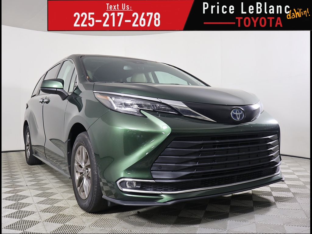 2023 Toyota Sienna XLE 8-Passenger FWD