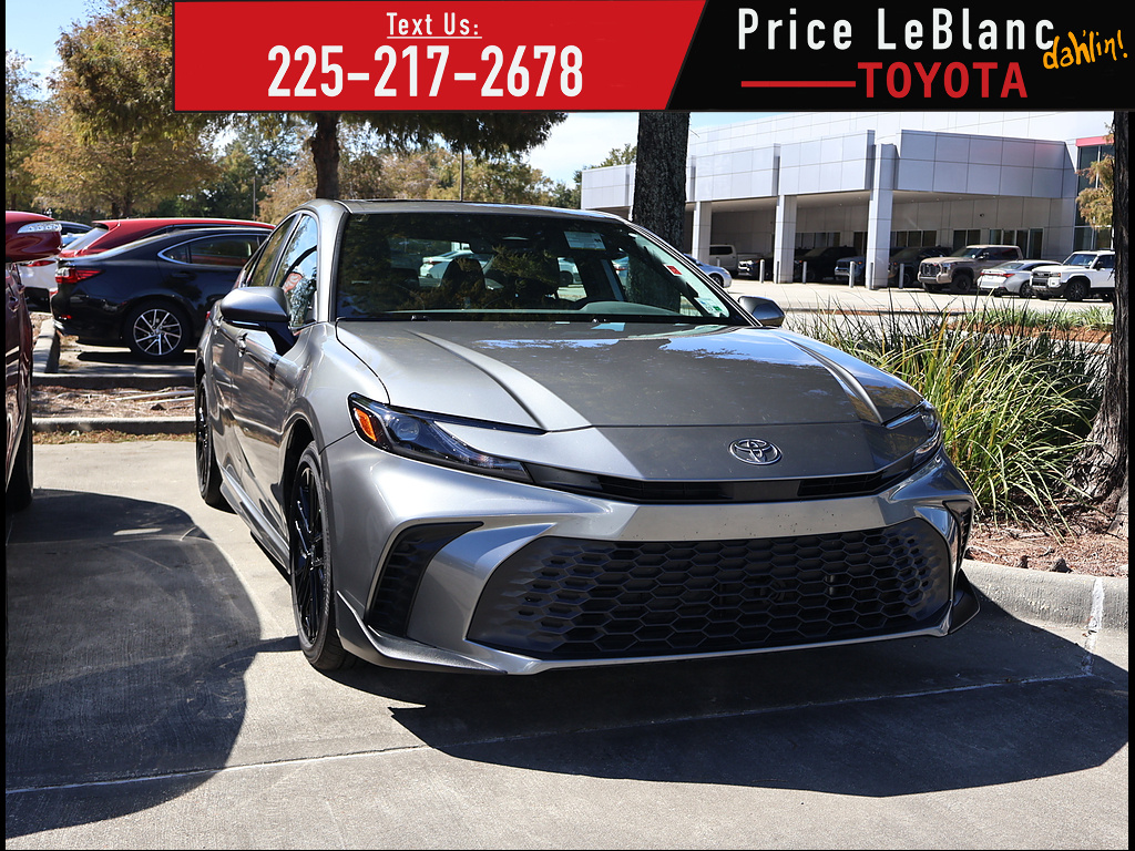  2026 Toyota Camry SE FWD   