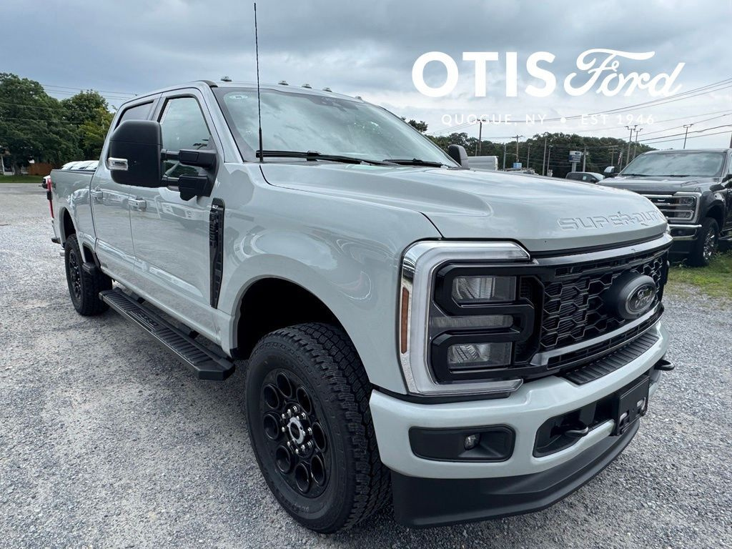 Avalanche Gray 2026 Ford F-350 Super Duty Pickup Truck Four-Wheel Drive Automatic