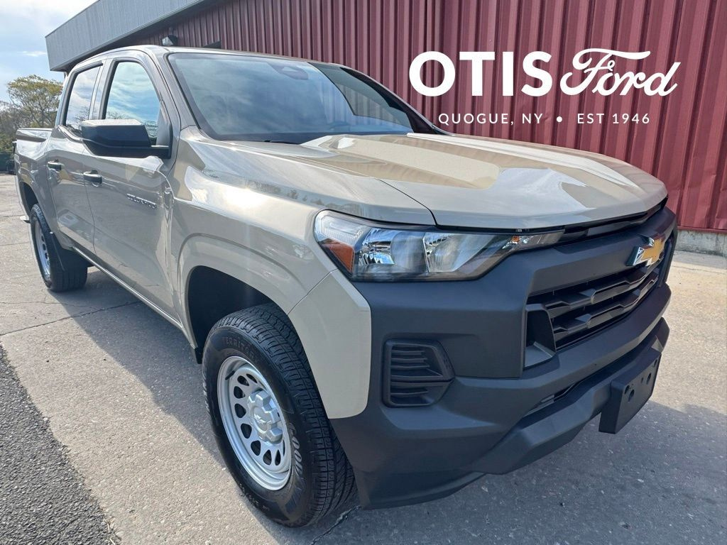 Sand Dune Metallic 2024 Chevrolet Colorado Pickup Truck 4X2 8-Speed Automatic