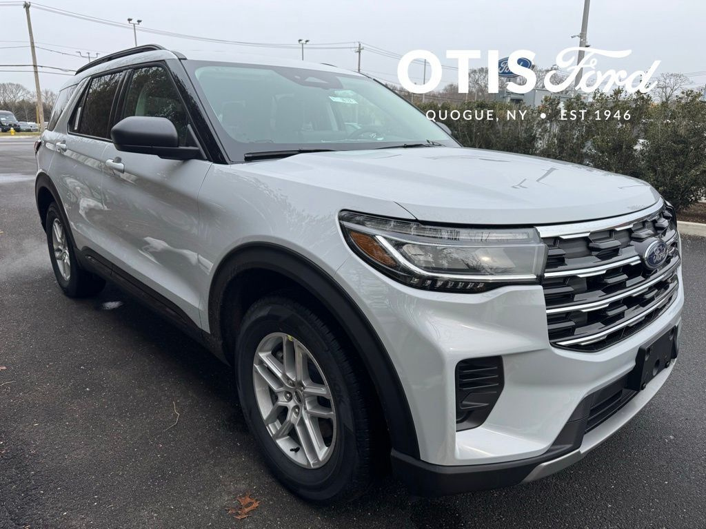 Space White 2026 Ford Explorer SUV / Crossover All-Wheel Drive Automatic