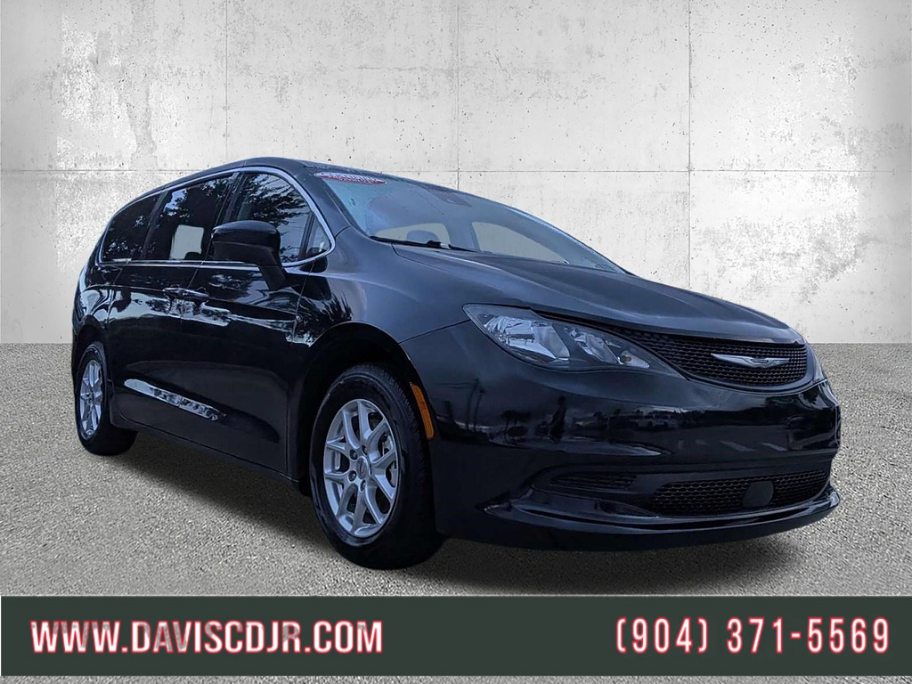 2023 Chrysler Voyager LX FWD